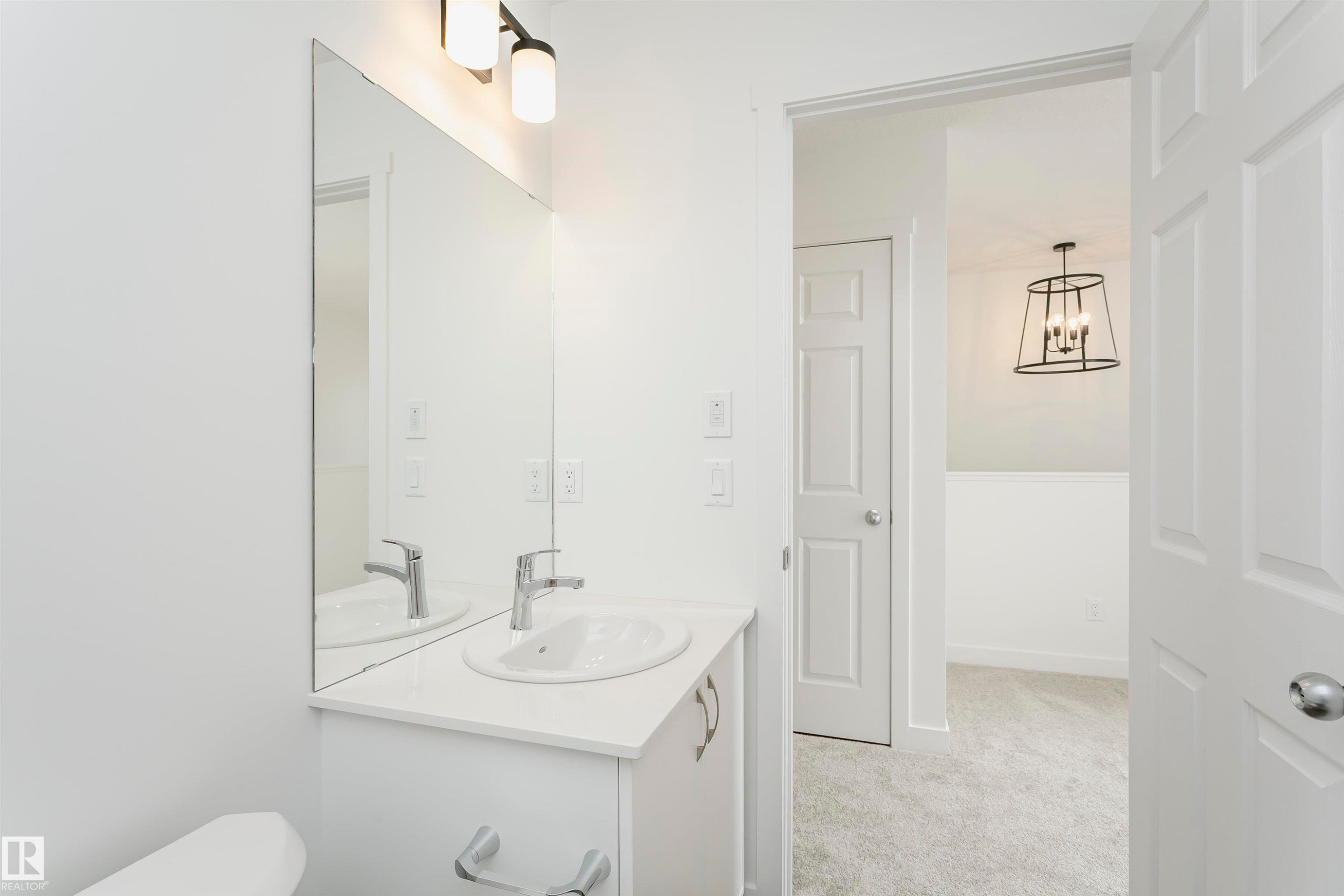9530 Carson Bend, Edmonton, AB - Indoor Photo Showing Bathroom