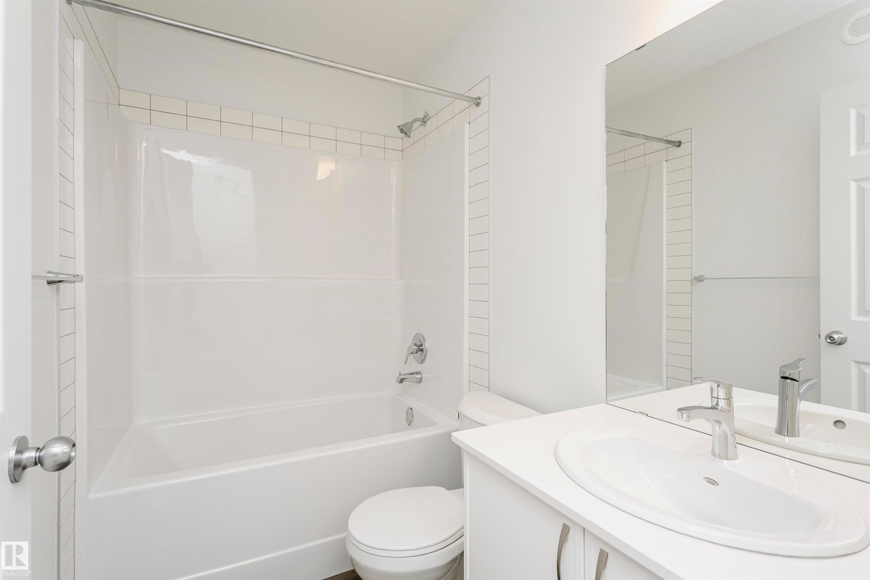 9530 Carson Bend, Edmonton, AB - Indoor Photo Showing Bathroom