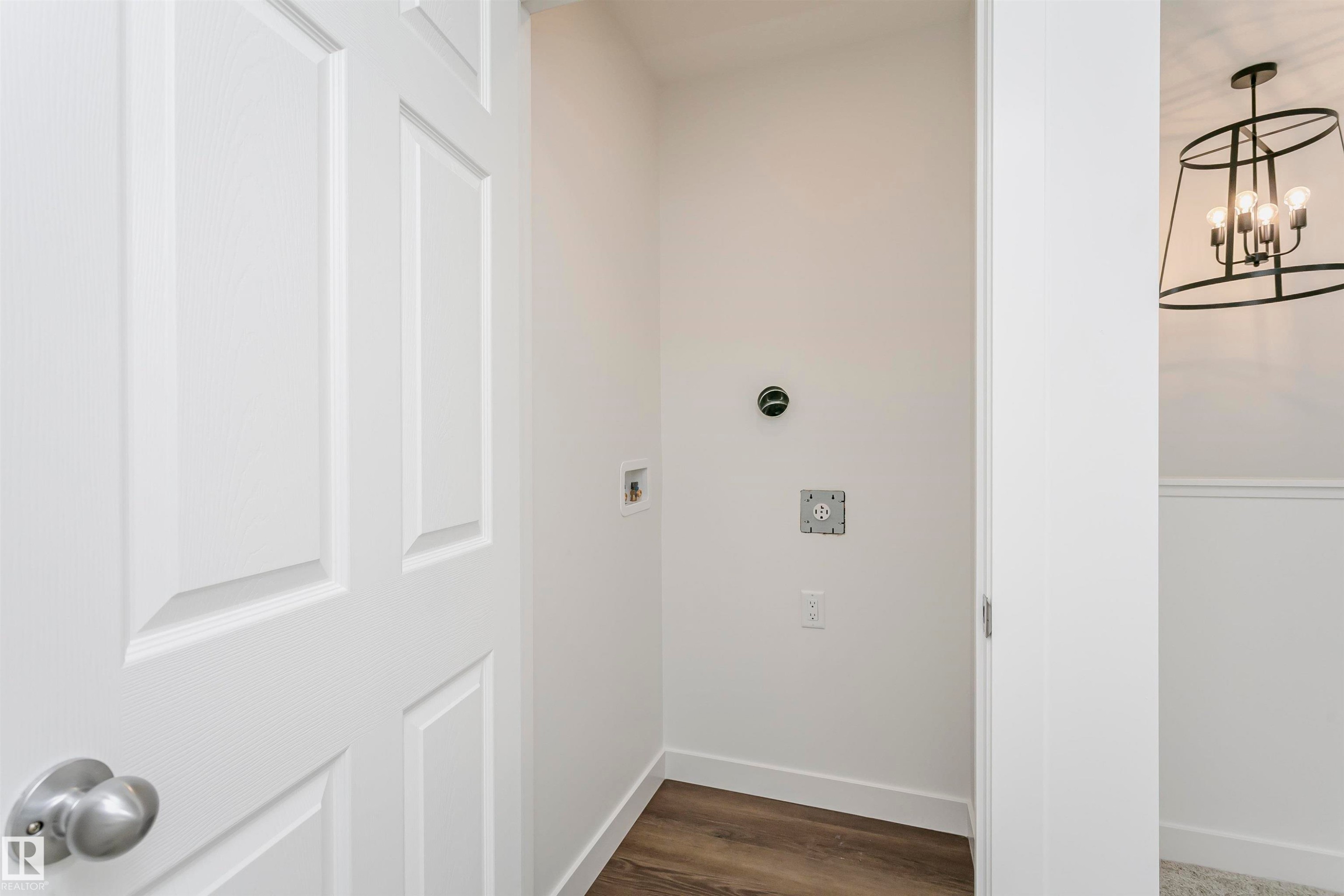 9530 Carson Bend, Edmonton, AB - Indoor Photo Showing Other Room