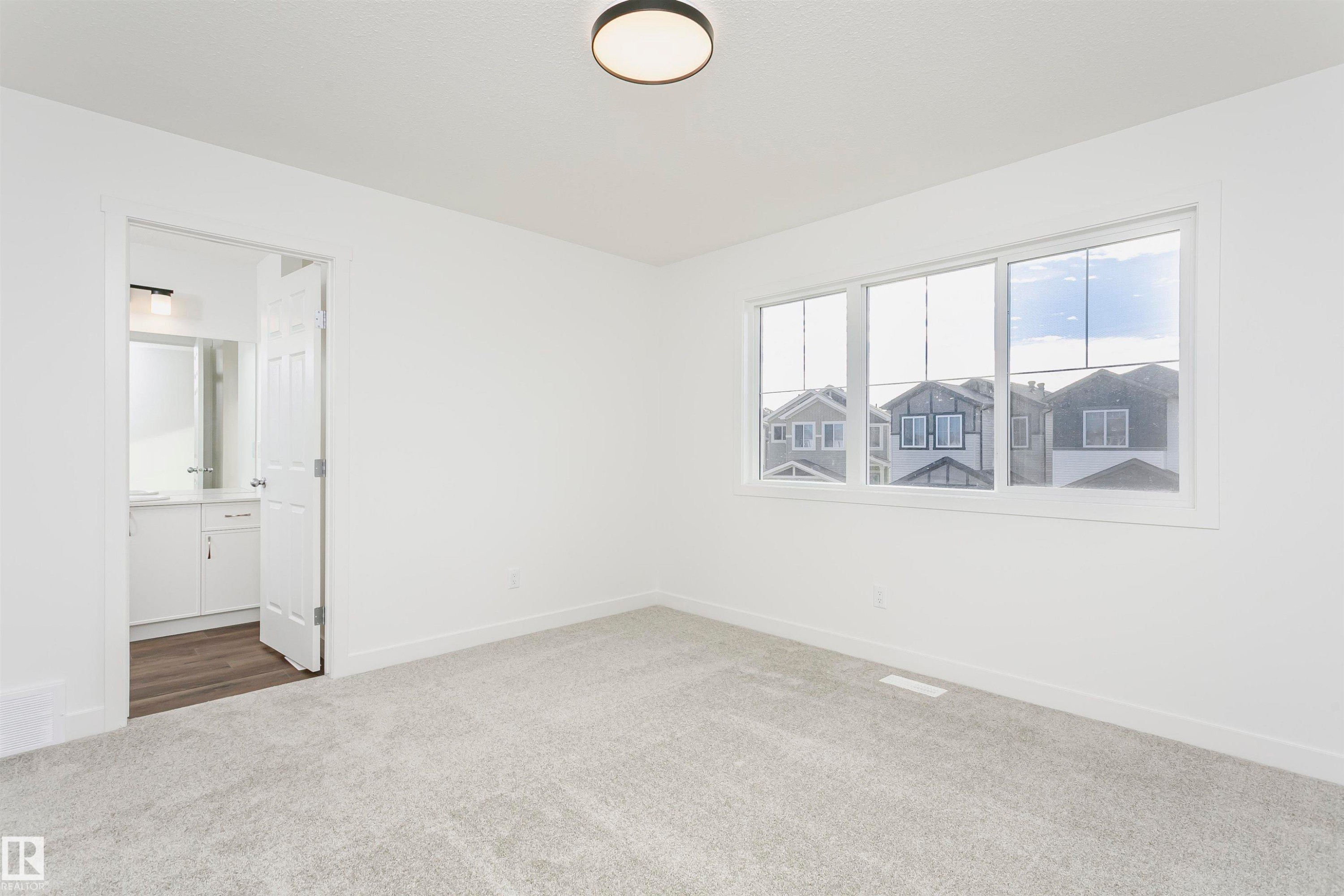 9530 Carson Bend, Edmonton, AB - Indoor Photo Showing Other Room