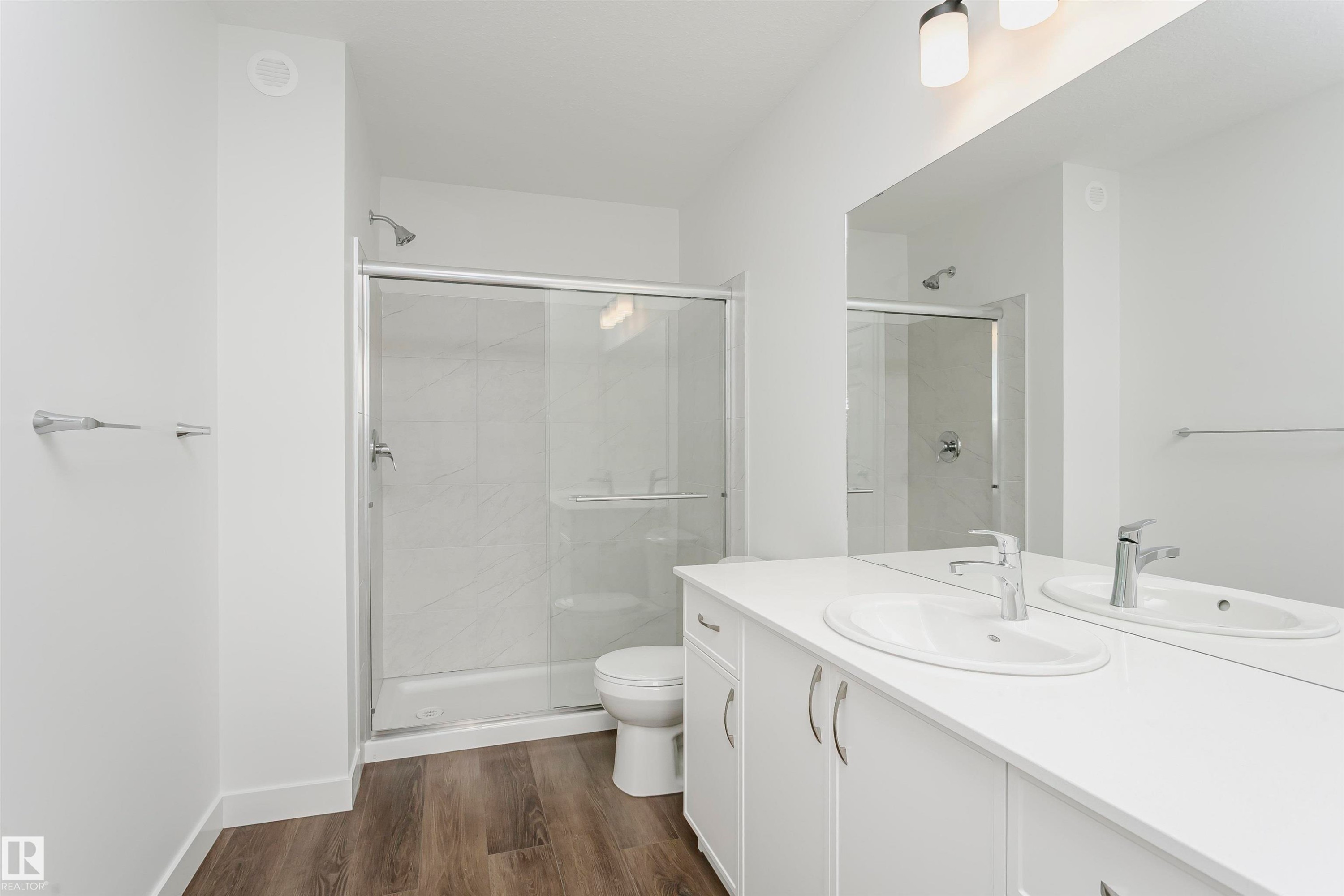 9530 Carson Bend, Edmonton, AB - Indoor Photo Showing Bathroom