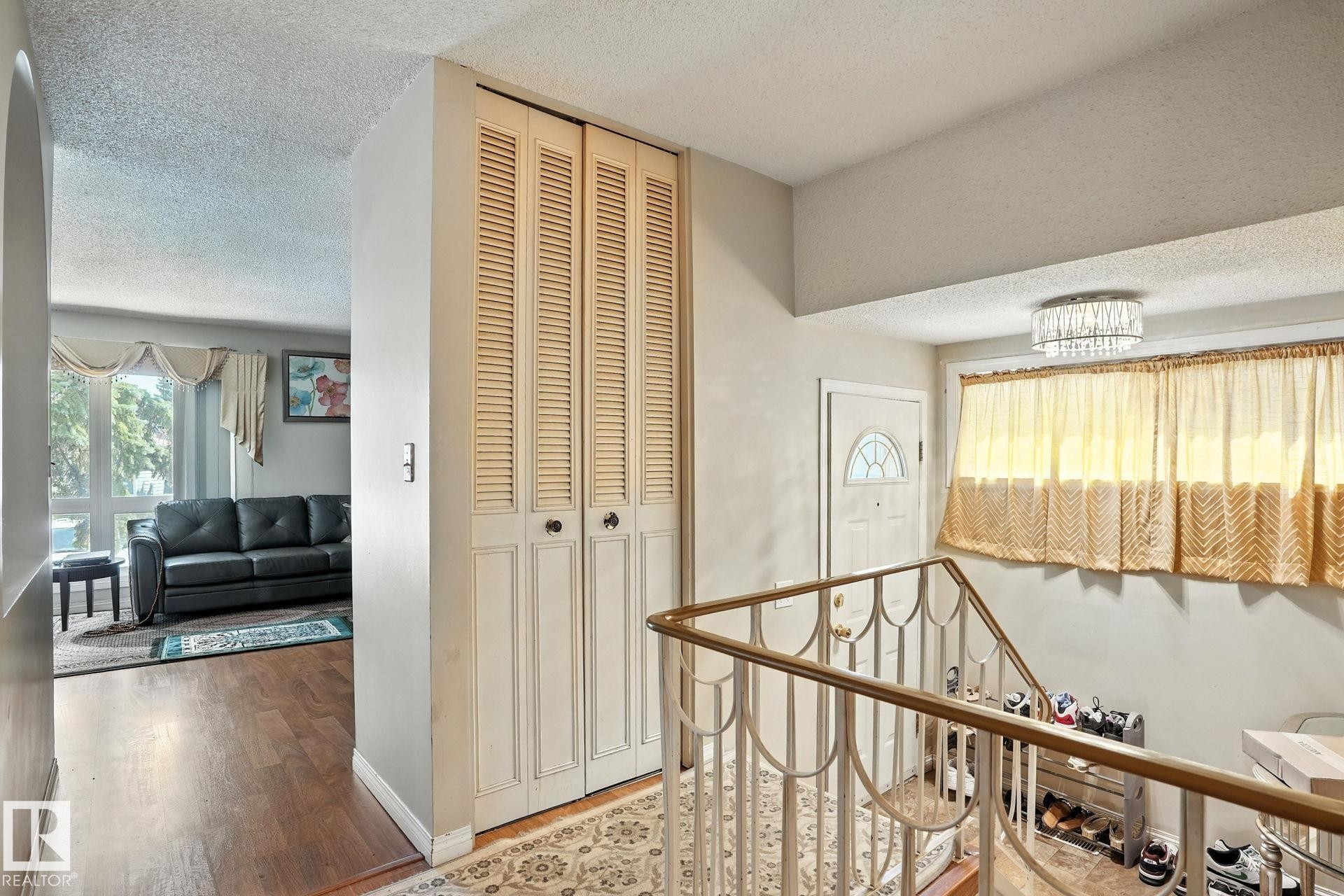 9963 171 Ave, Edmonton, AB - Indoor Photo Showing Other Room