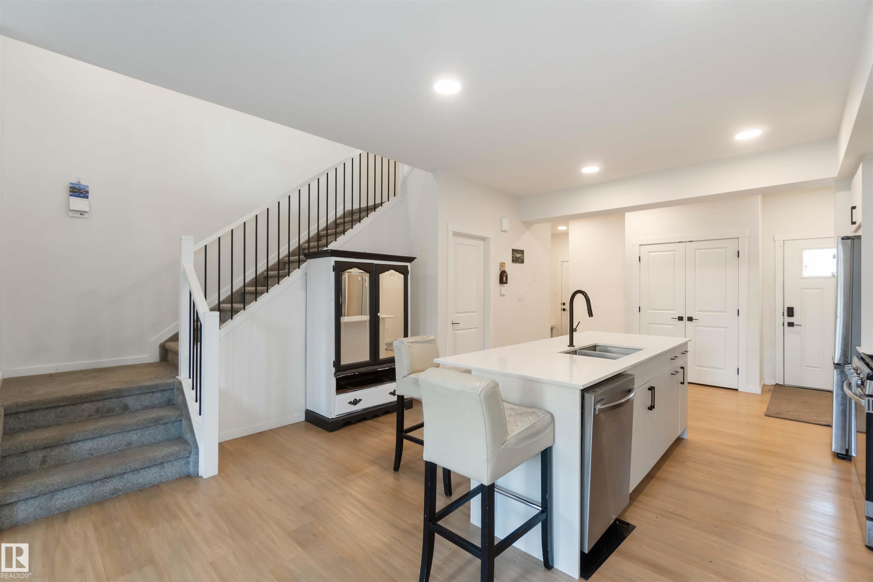 2172 52 St, Edmonton, AB - Indoor Photo Showing Kitchen With Double Sink With Upgraded Kitchen