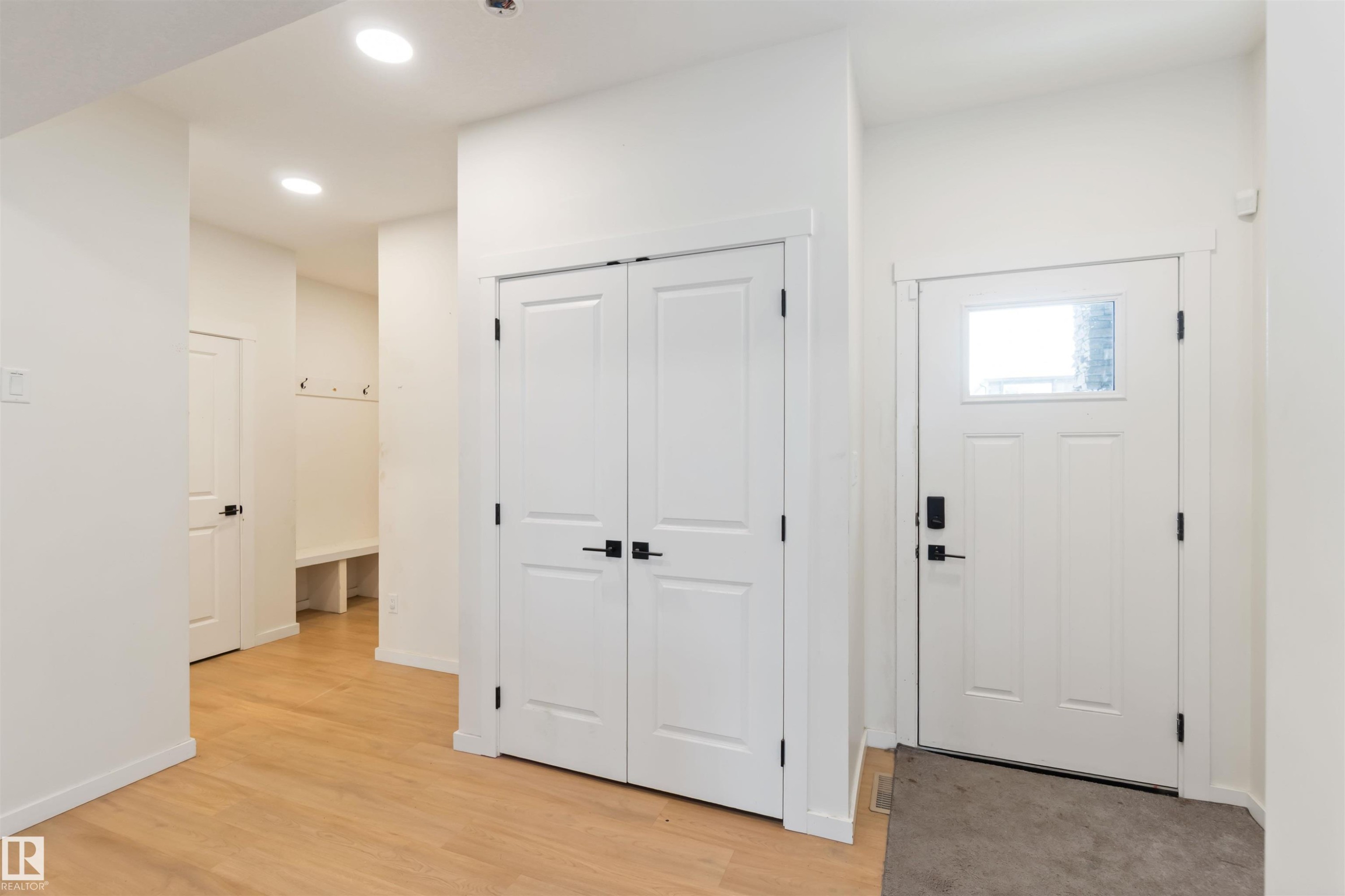 2172 52 St, Edmonton, AB - Indoor Photo Showing Other Room