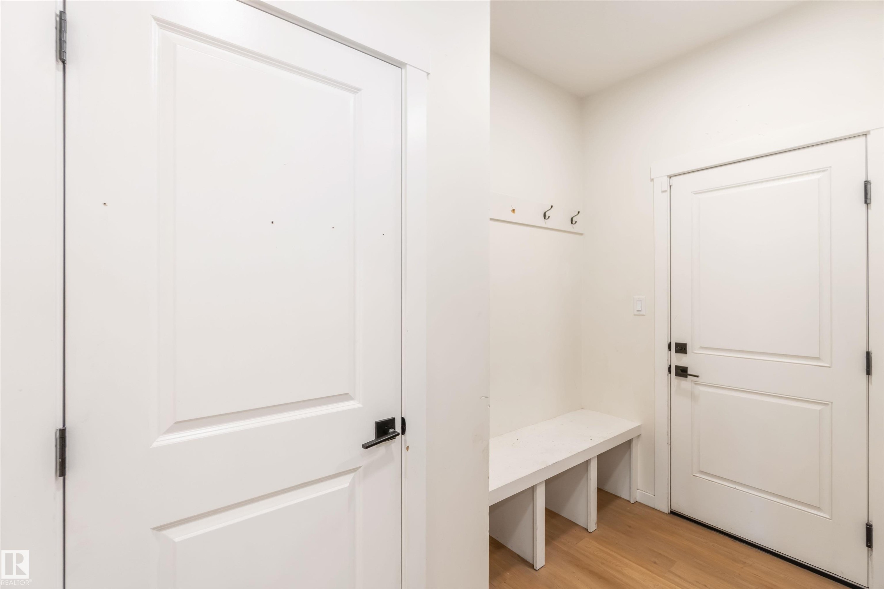 2172 52 St, Edmonton, AB - Indoor Photo Showing Other Room