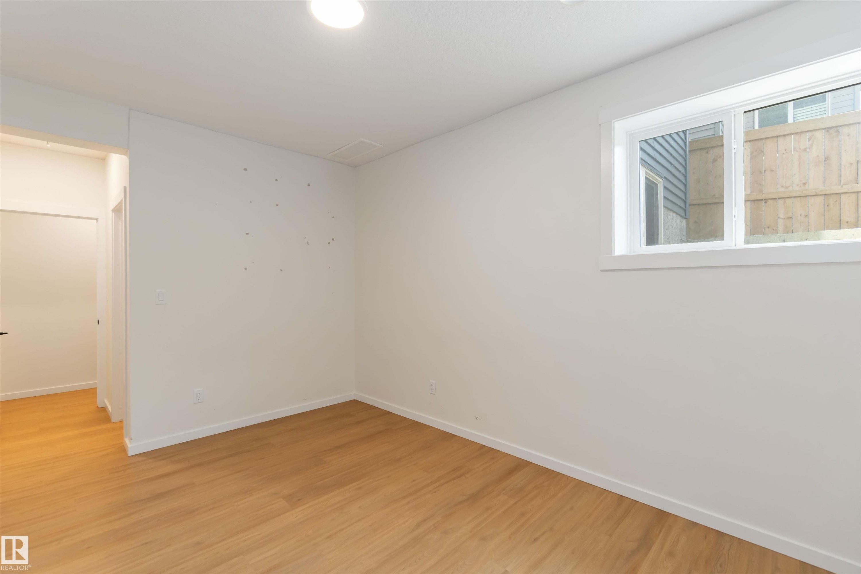 2172 52 St, Edmonton, AB - Indoor Photo Showing Other Room