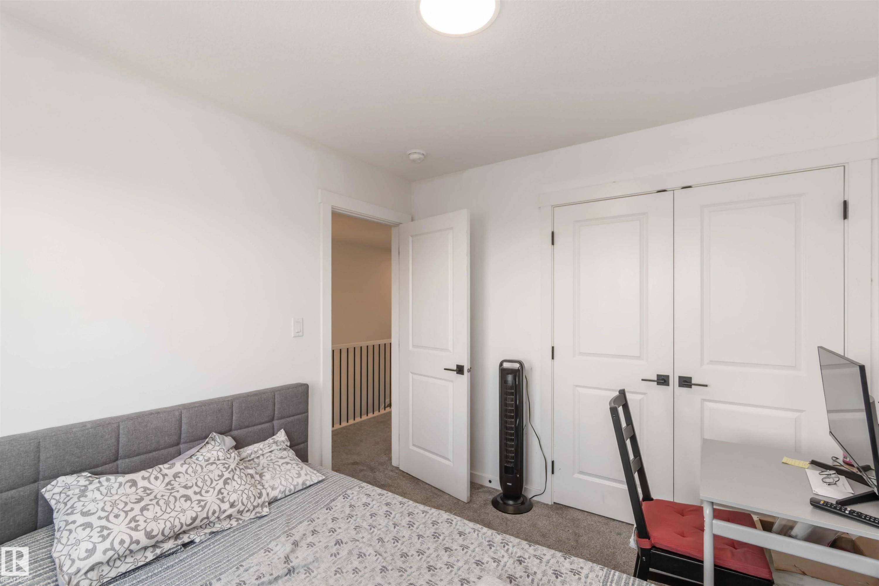 2172 52 St, Edmonton, AB - Indoor Photo Showing Bedroom