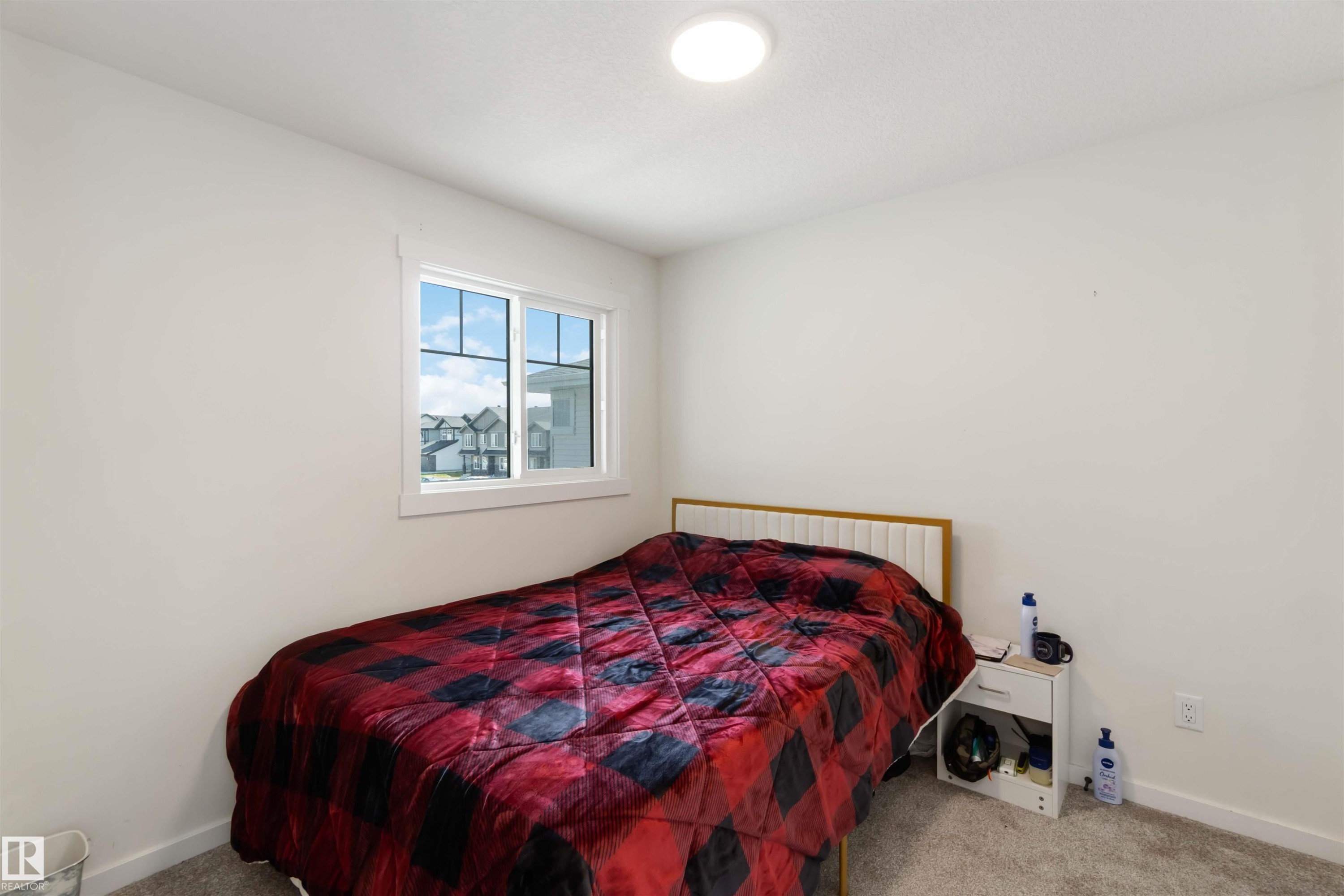 2172 52 St, Edmonton, AB - Indoor Photo Showing Bedroom