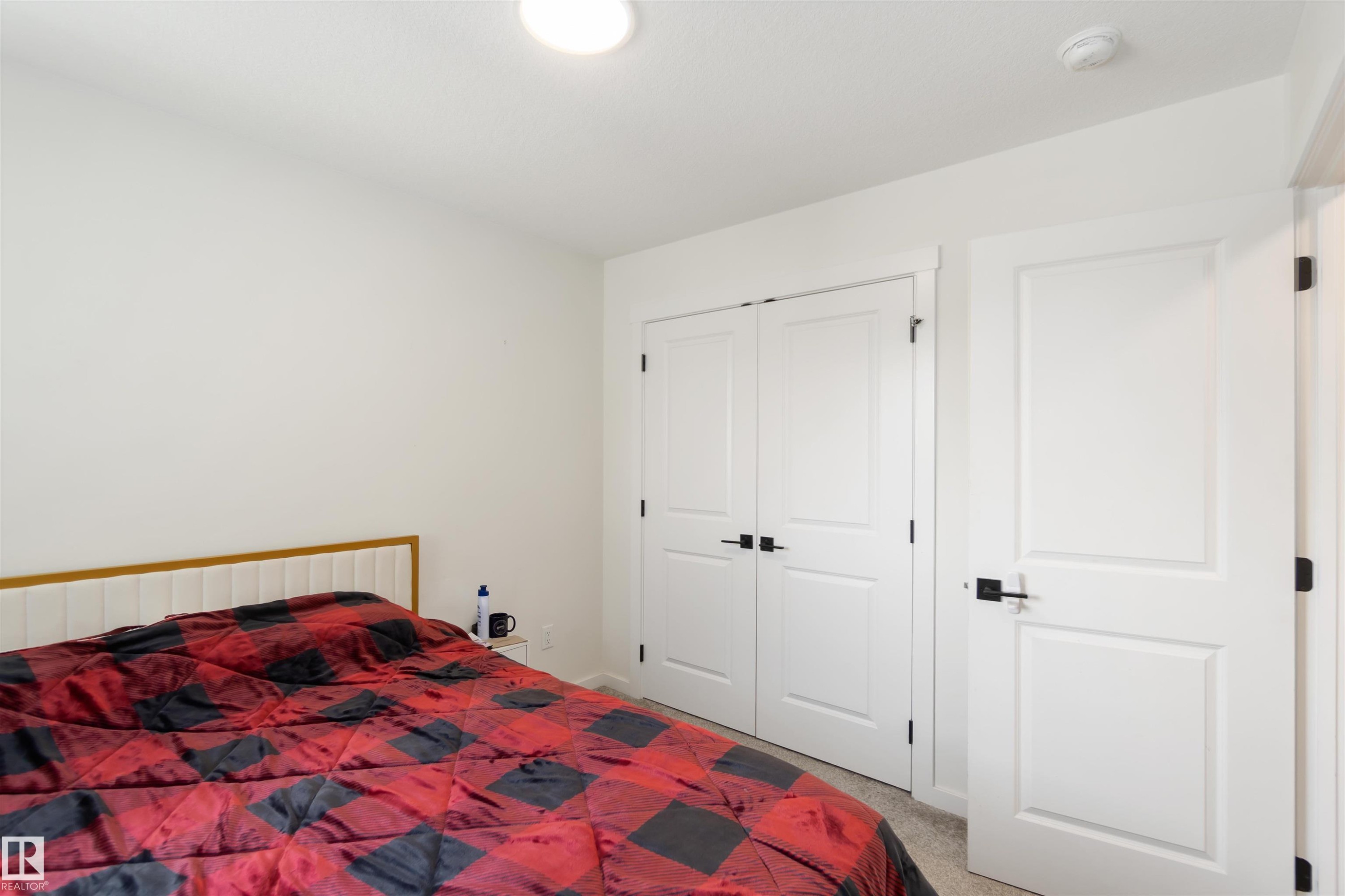 2172 52 St, Edmonton, AB - Indoor Photo Showing Bedroom