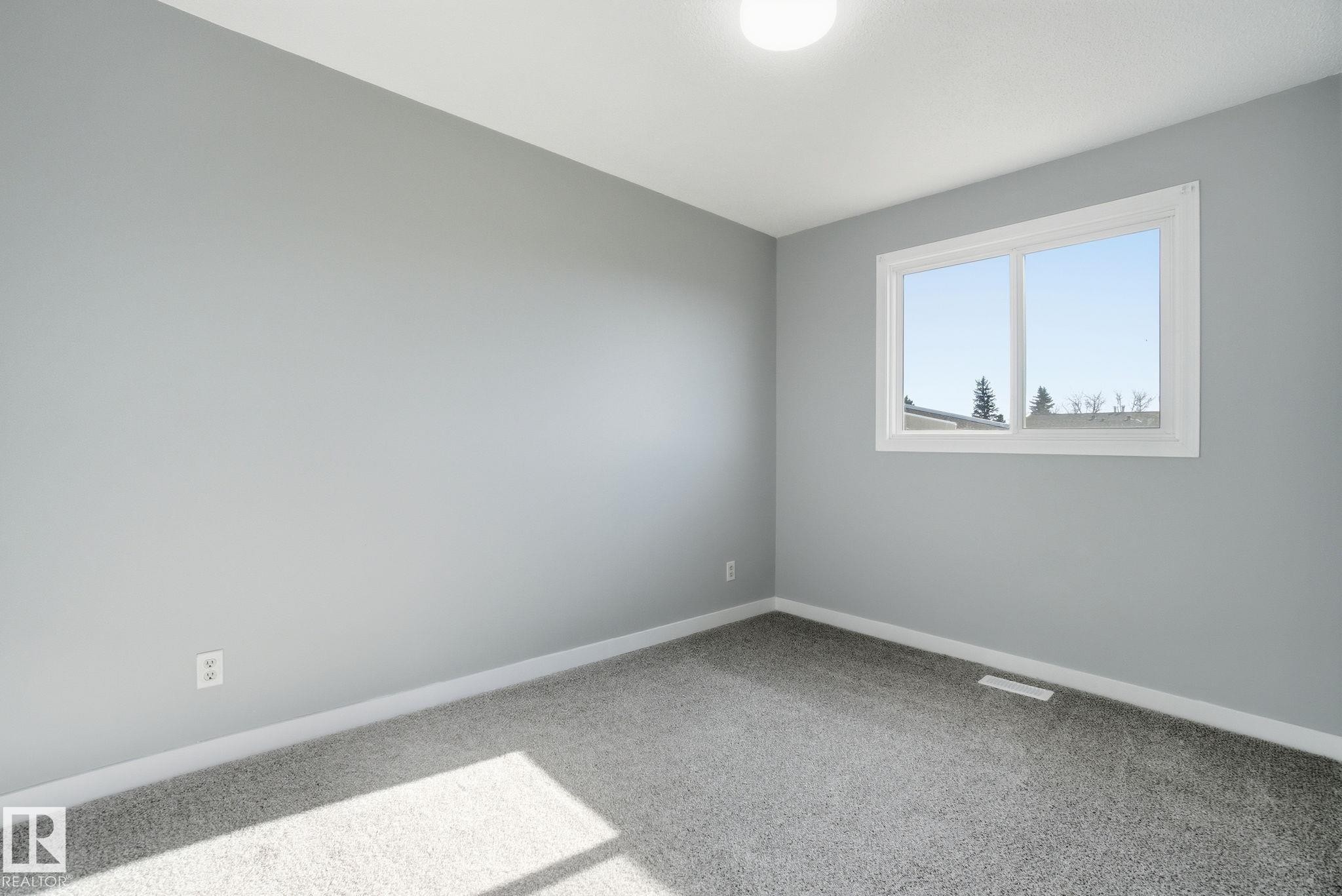 8117 132A Avenue, Edmonton, AB - Indoor Photo Showing Other Room