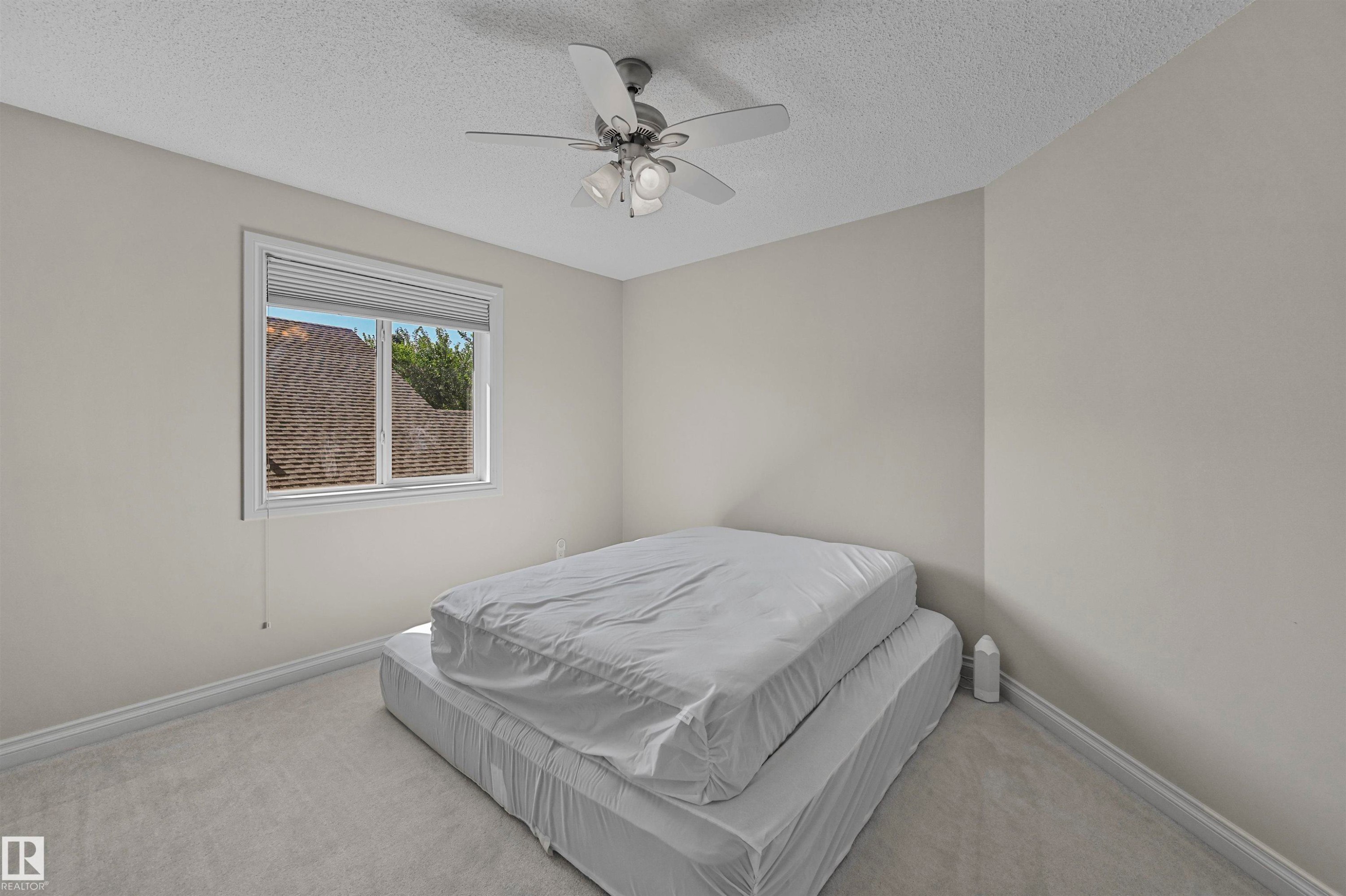 1516 Thorogood Close, Edmonton, AB - Indoor Photo Showing Bedroom