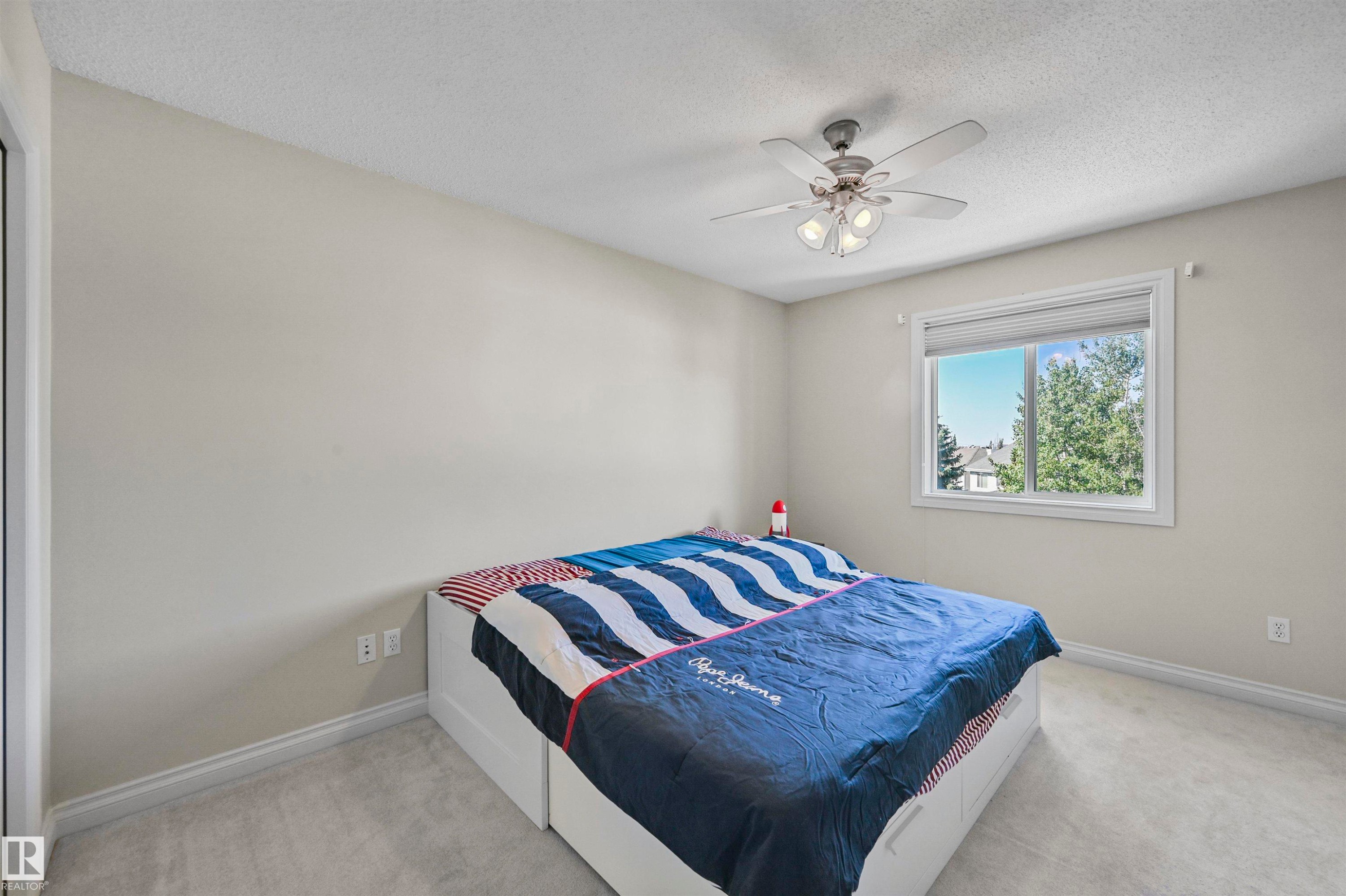 1516 Thorogood Close, Edmonton, AB - Indoor Photo Showing Bedroom