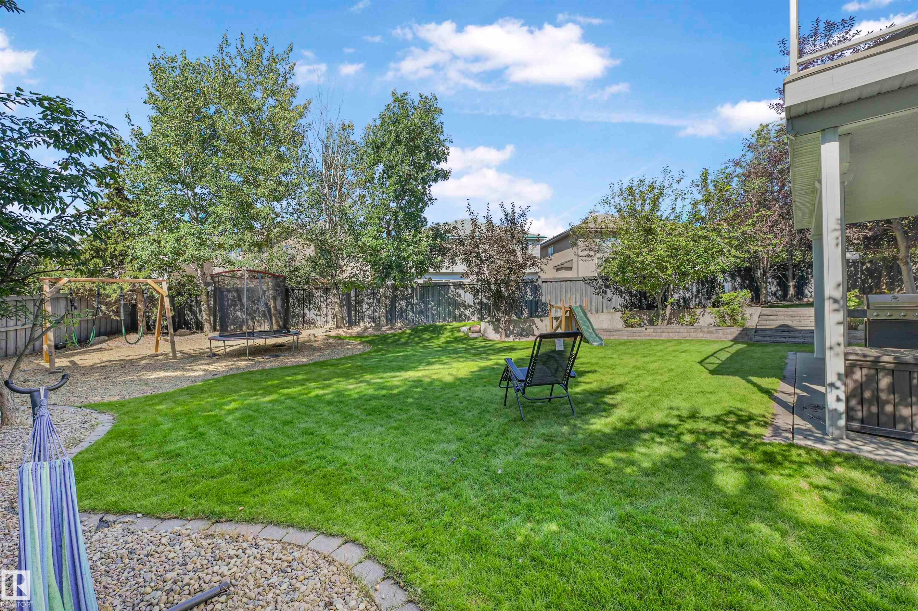 1516 Thorogood Close, Edmonton, AB - Outdoor With Backyard