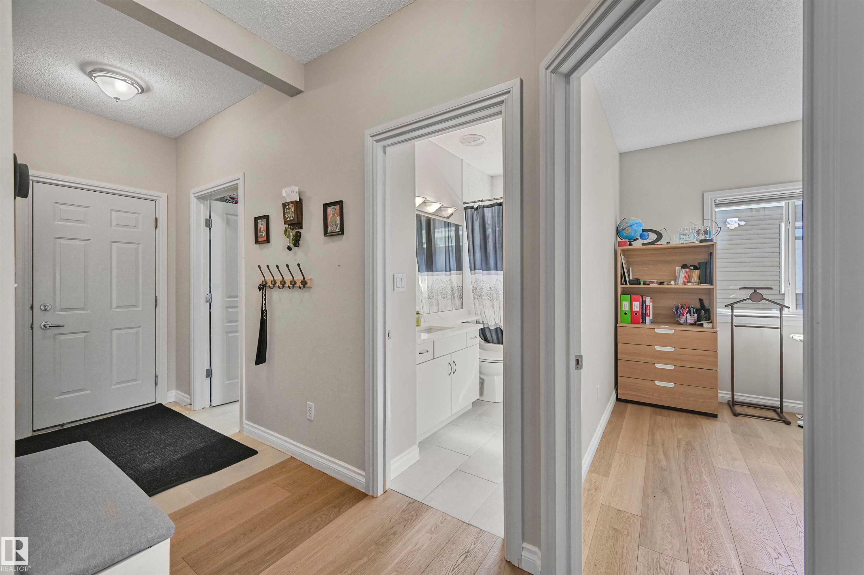 1516 Thorogood Close, Edmonton, AB - Indoor