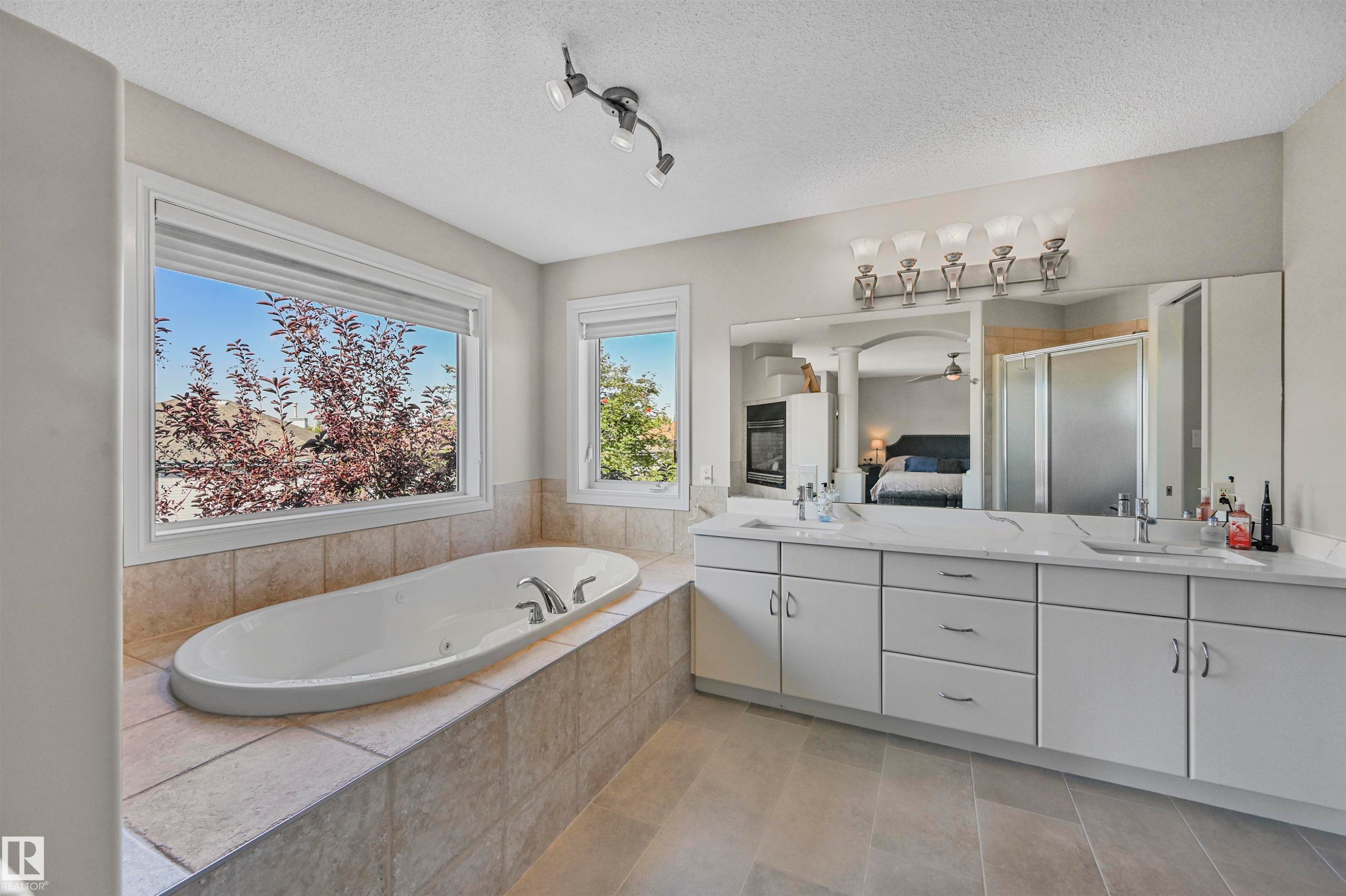 1516 Thorogood Close, Edmonton, AB - Indoor Photo Showing Bathroom