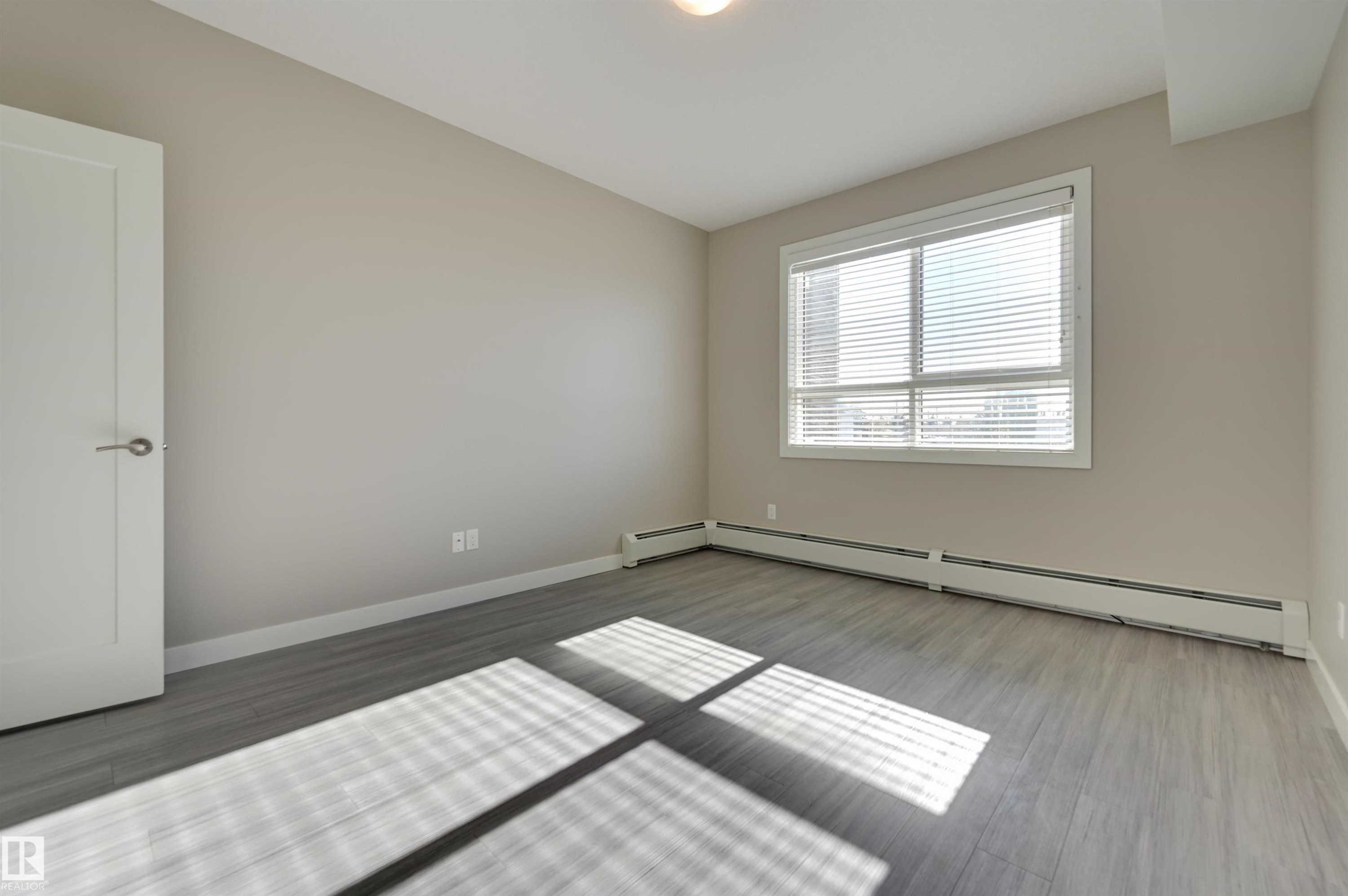 205 17 Columbia Avenue, Devon, AB - Indoor