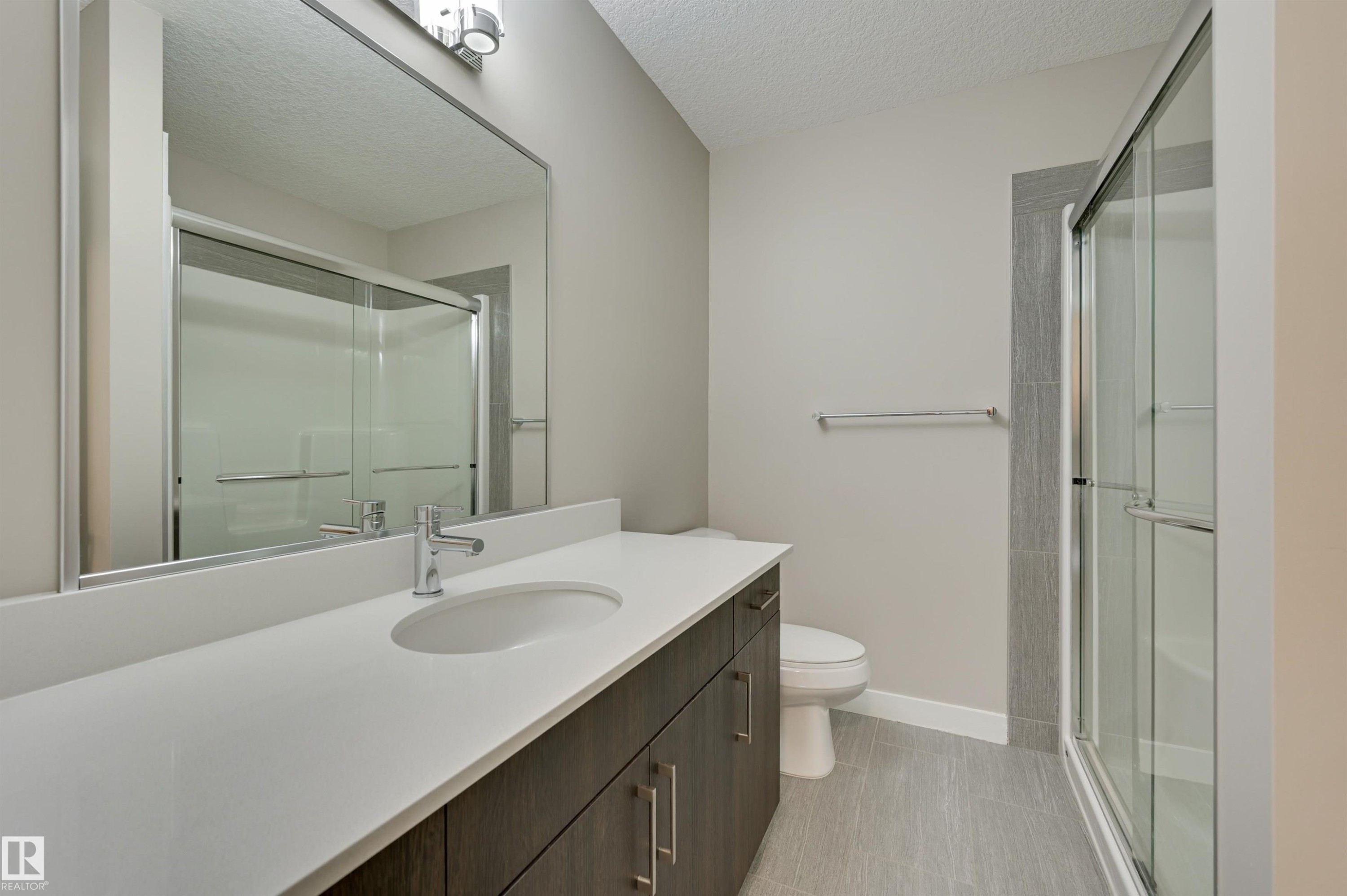 205 17 Columbia Avenue, Devon, AB - Indoor Photo Showing Bathroom