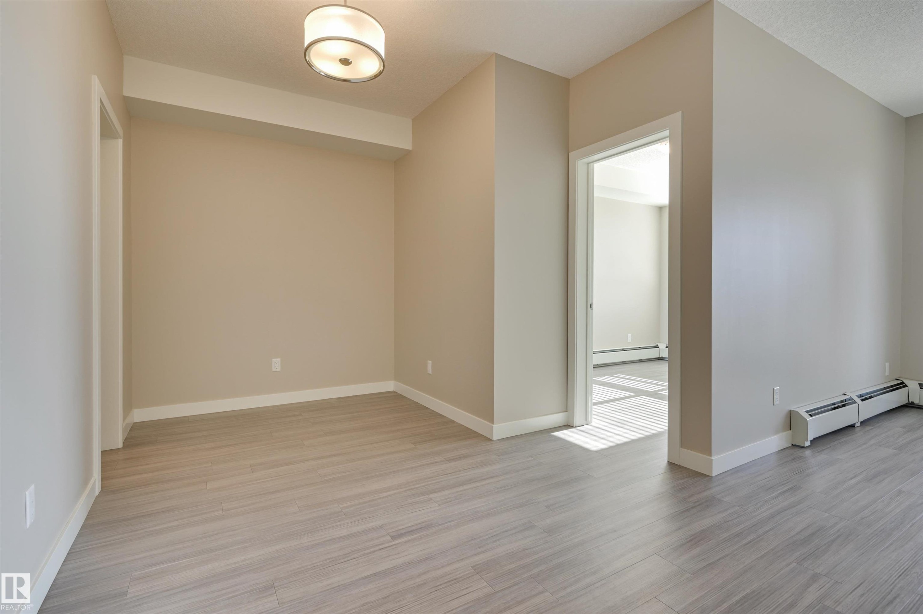 205 17 Columbia Avenue, Devon, AB - Indoor Photo Showing Other Room