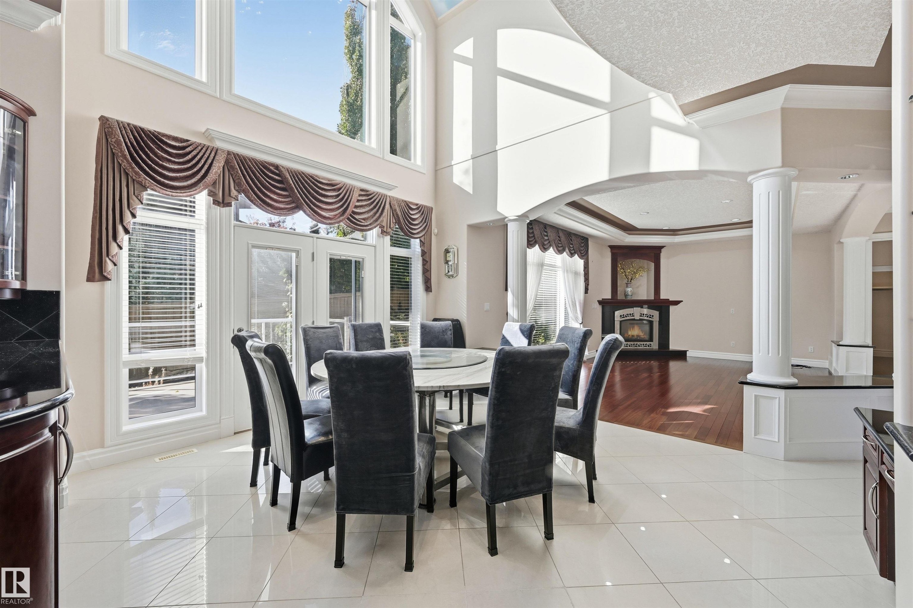 872 Hollands Landing, Edmonton, AB - Indoor Photo Showing Dining Room