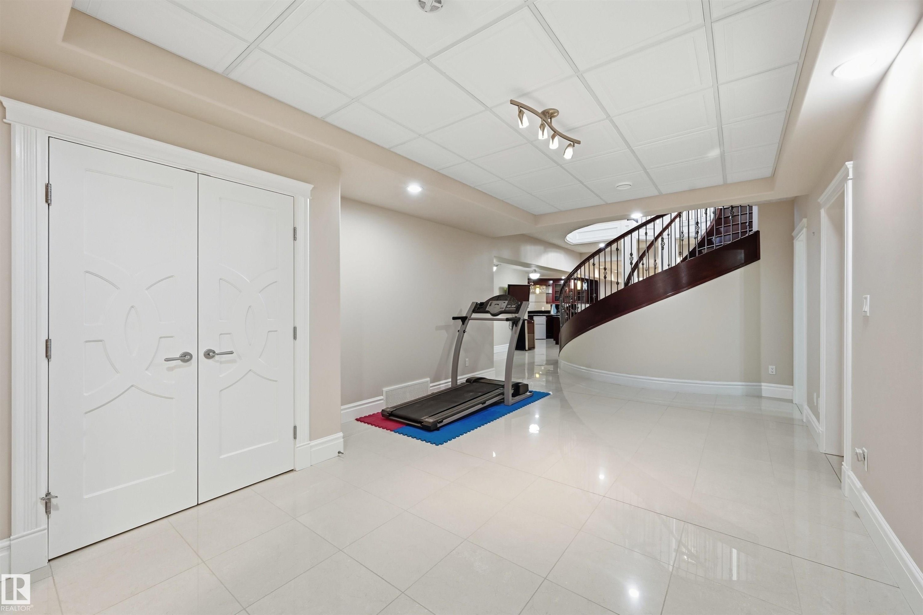 872 Hollands Landing, Edmonton, AB - Indoor Photo Showing Other Room