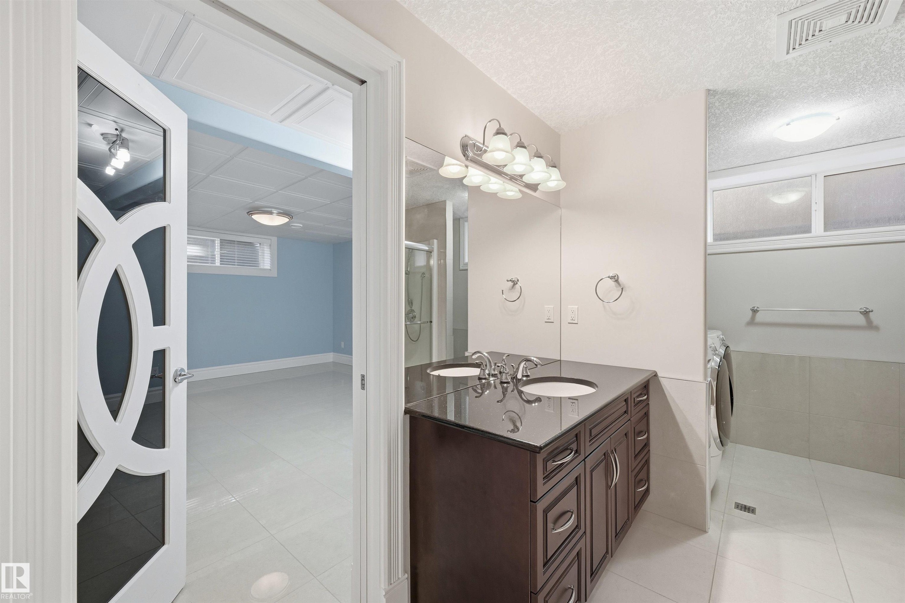 872 Hollands Landing, Edmonton, AB - Indoor
