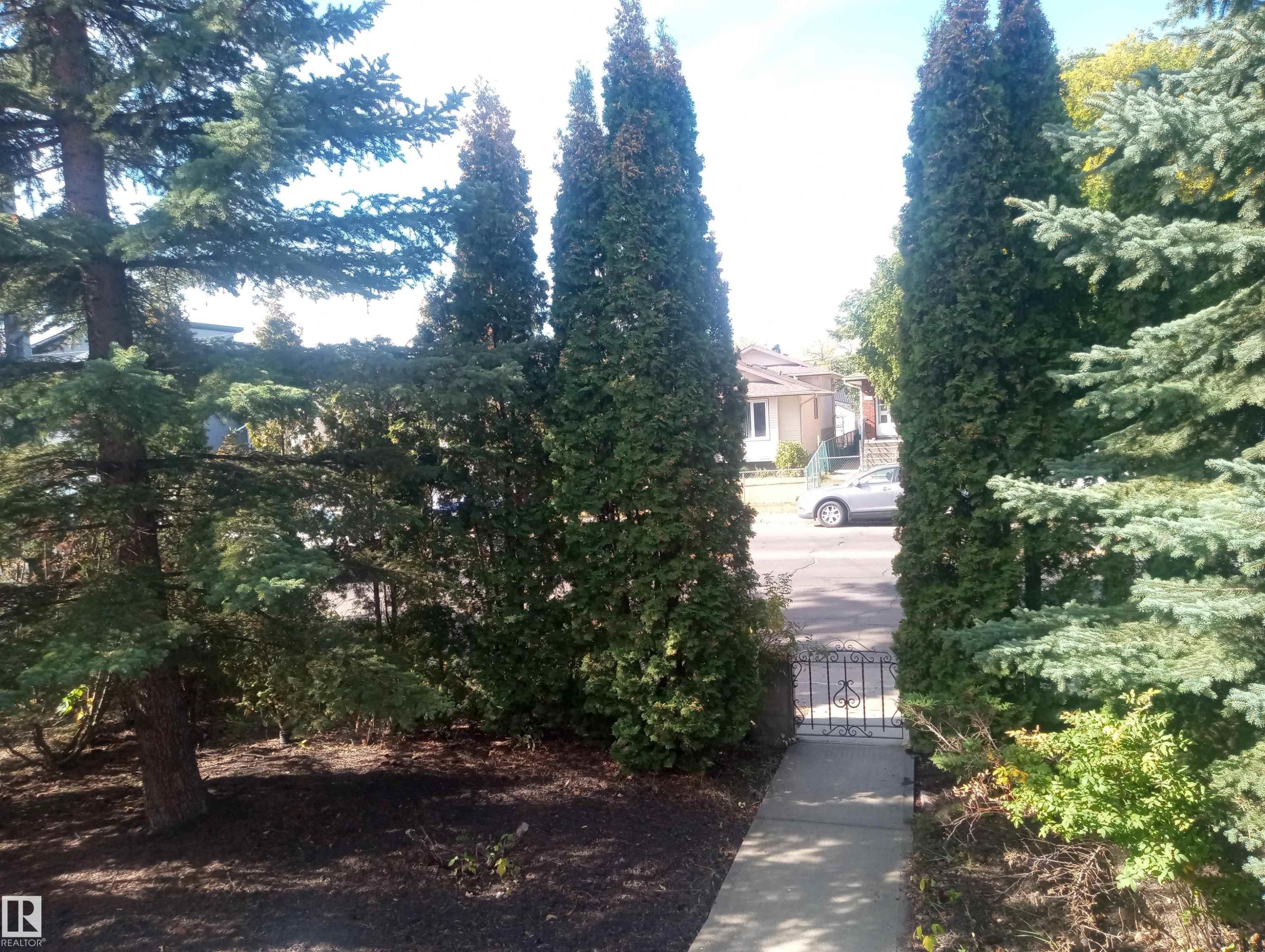 11235 95 Street Nw, Edmonton, AB - Outdoor With View