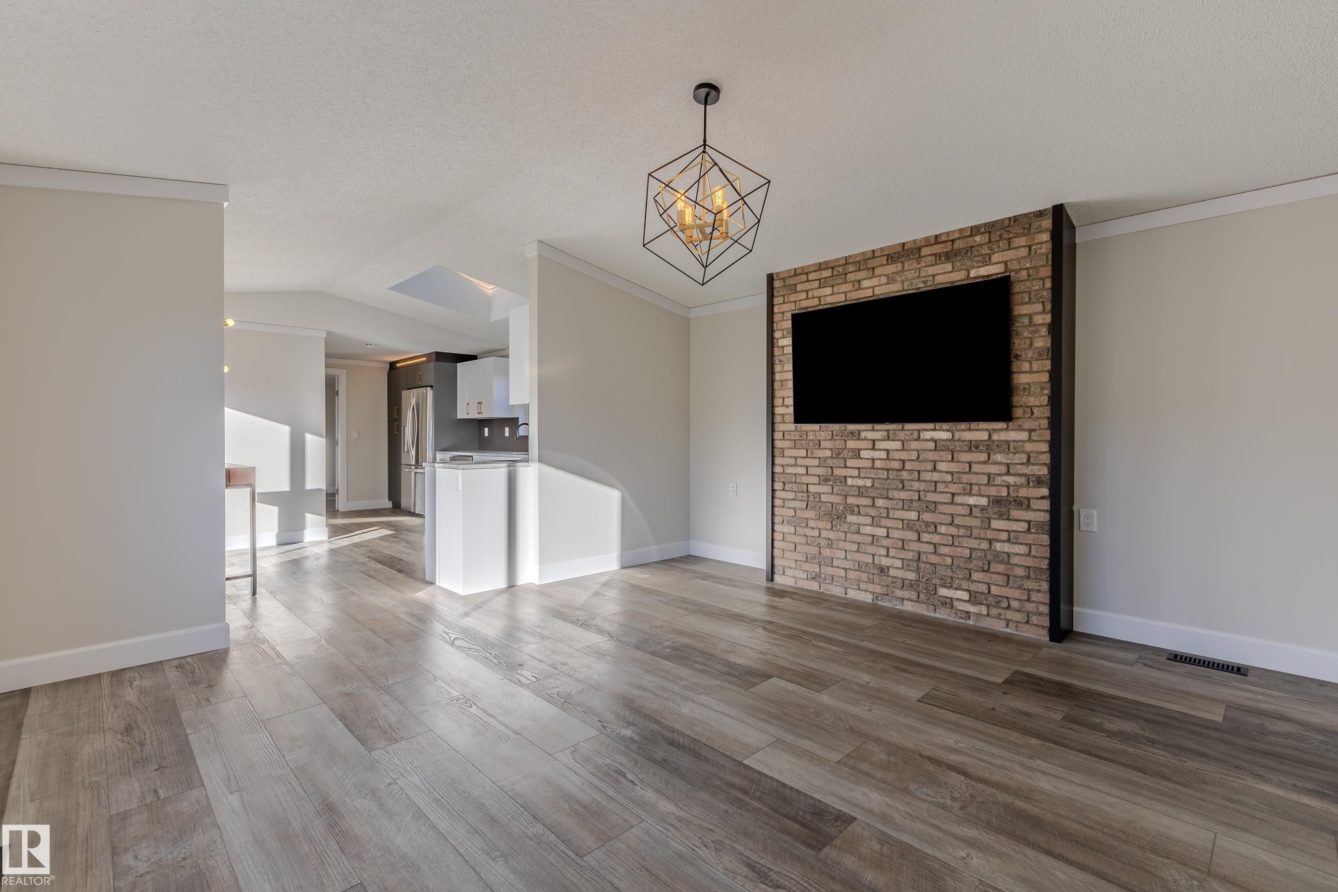 514 Maple Wood Crescent Nw, Edmonton, AB - Indoor