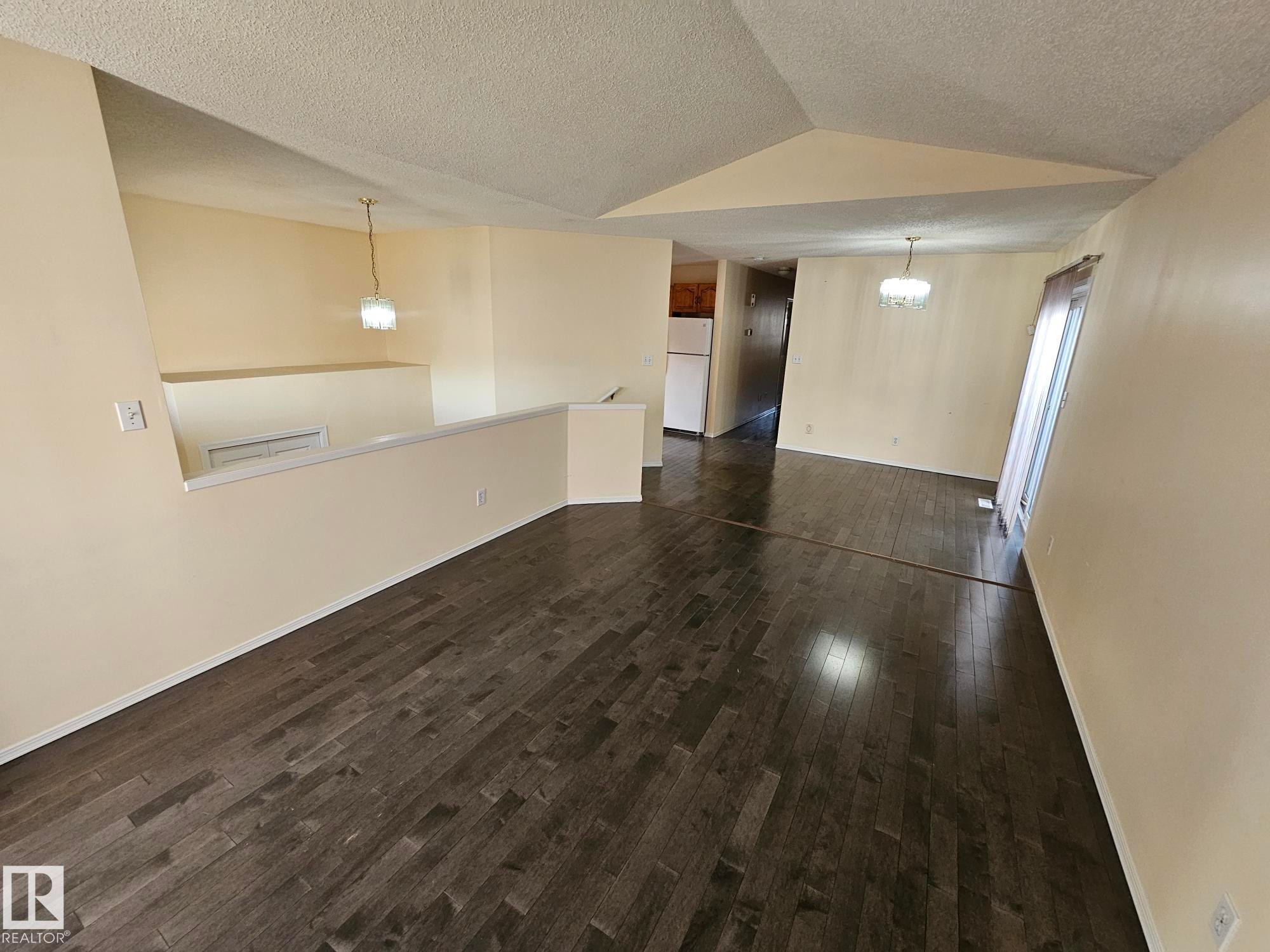 Edmonton, AB - Indoor Photo Showing Other Room