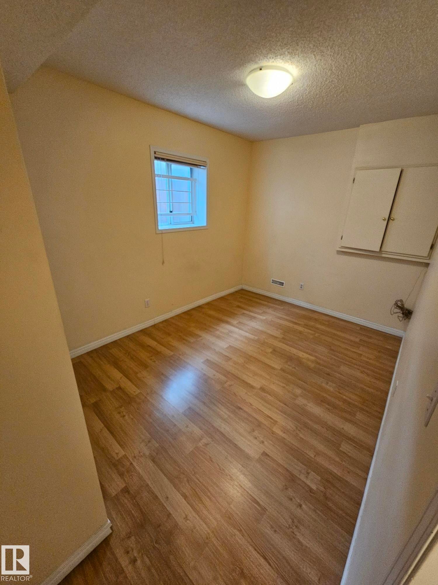 Edmonton, AB - Indoor Photo Showing Other Room