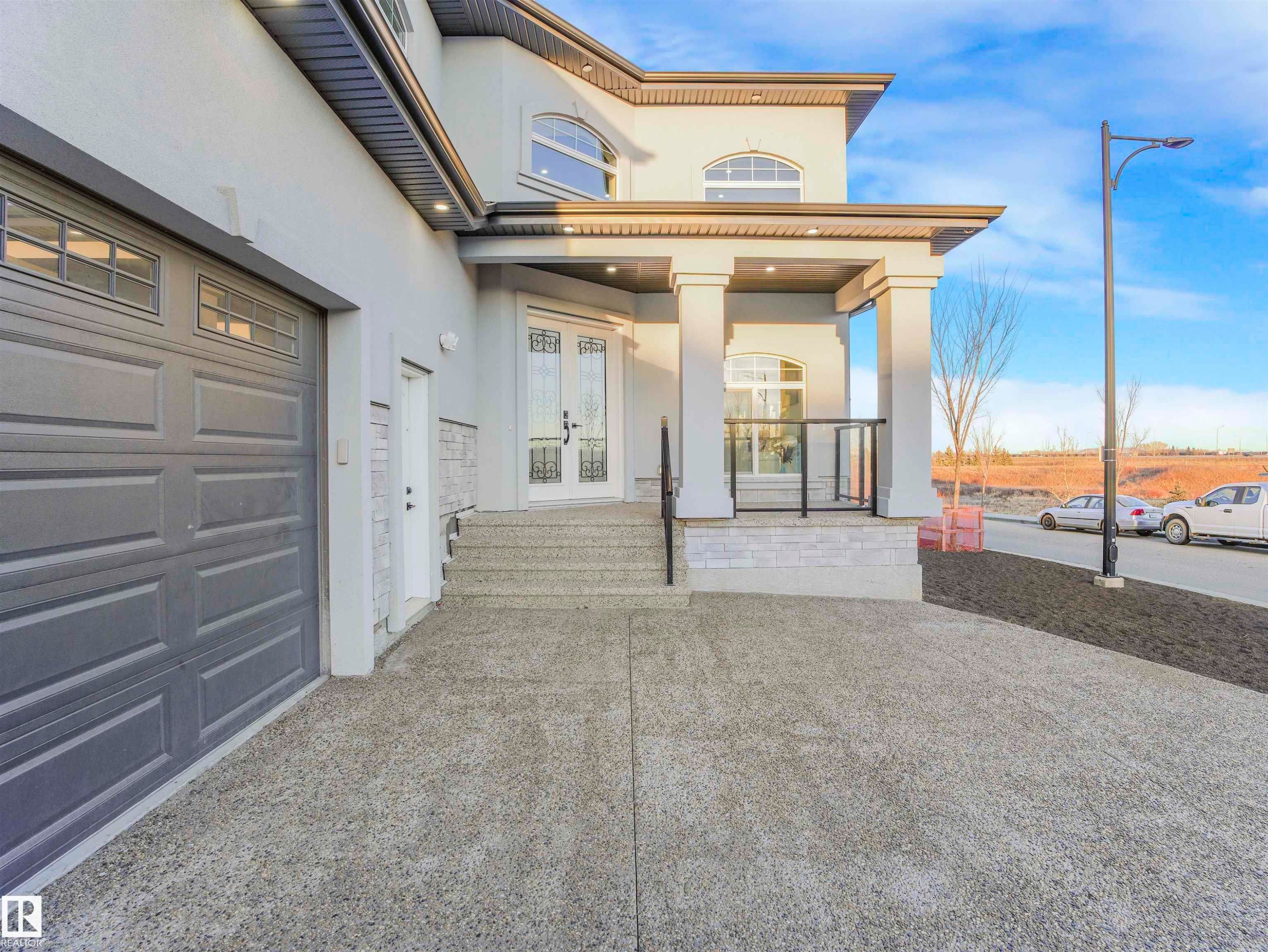 1305 Adamson Drive, Edmonton, AB - Outdoor