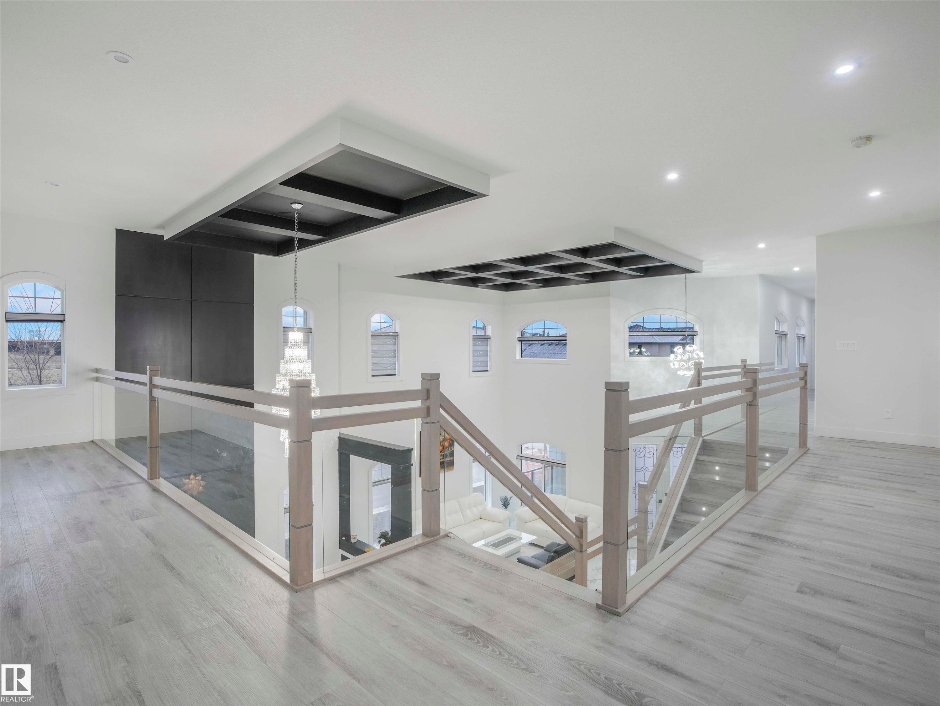 1305 Adamson Drive, Edmonton, AB - Indoor