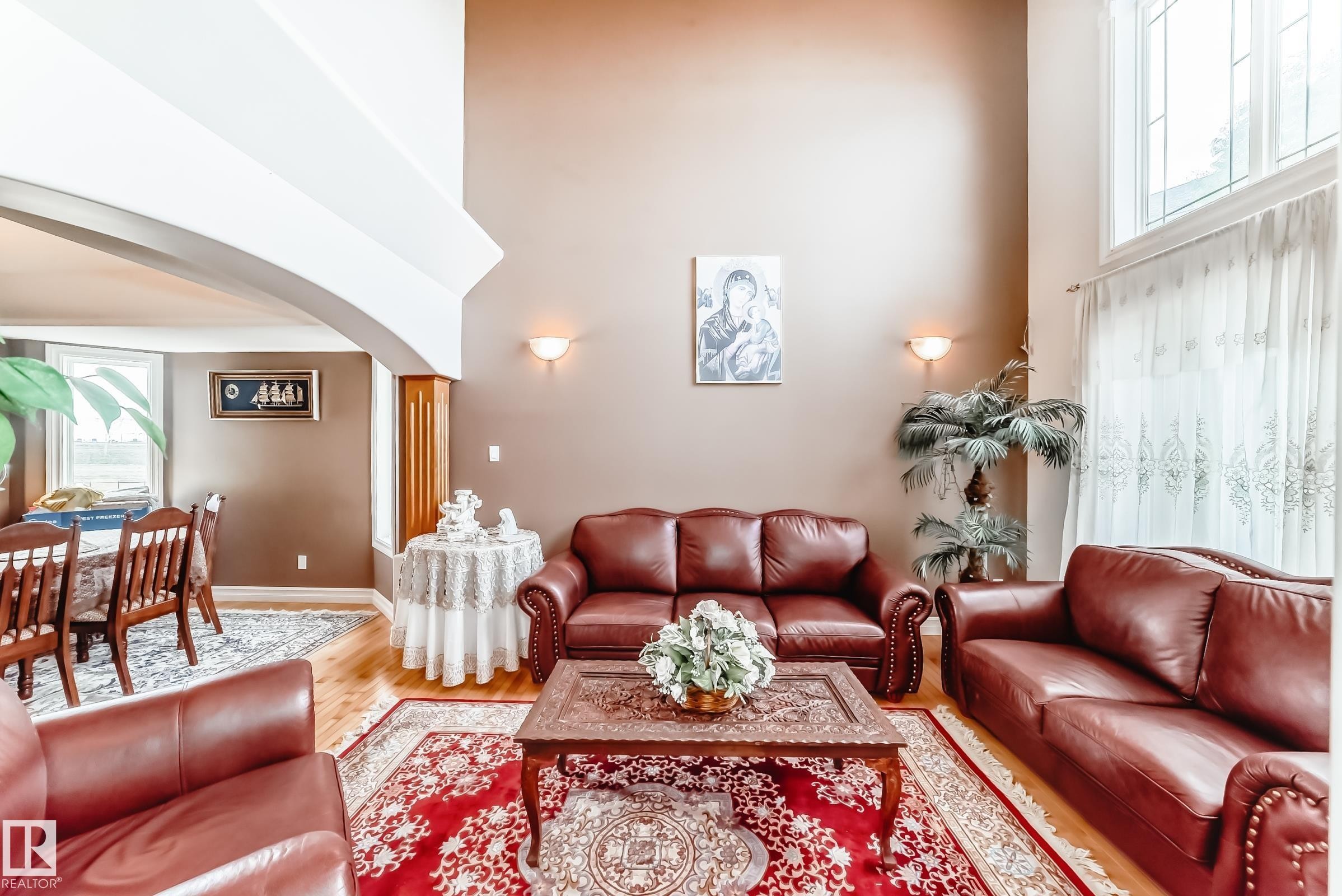 1525 Haswell Close, Edmonton, AB - Indoor Photo Showing Living Room