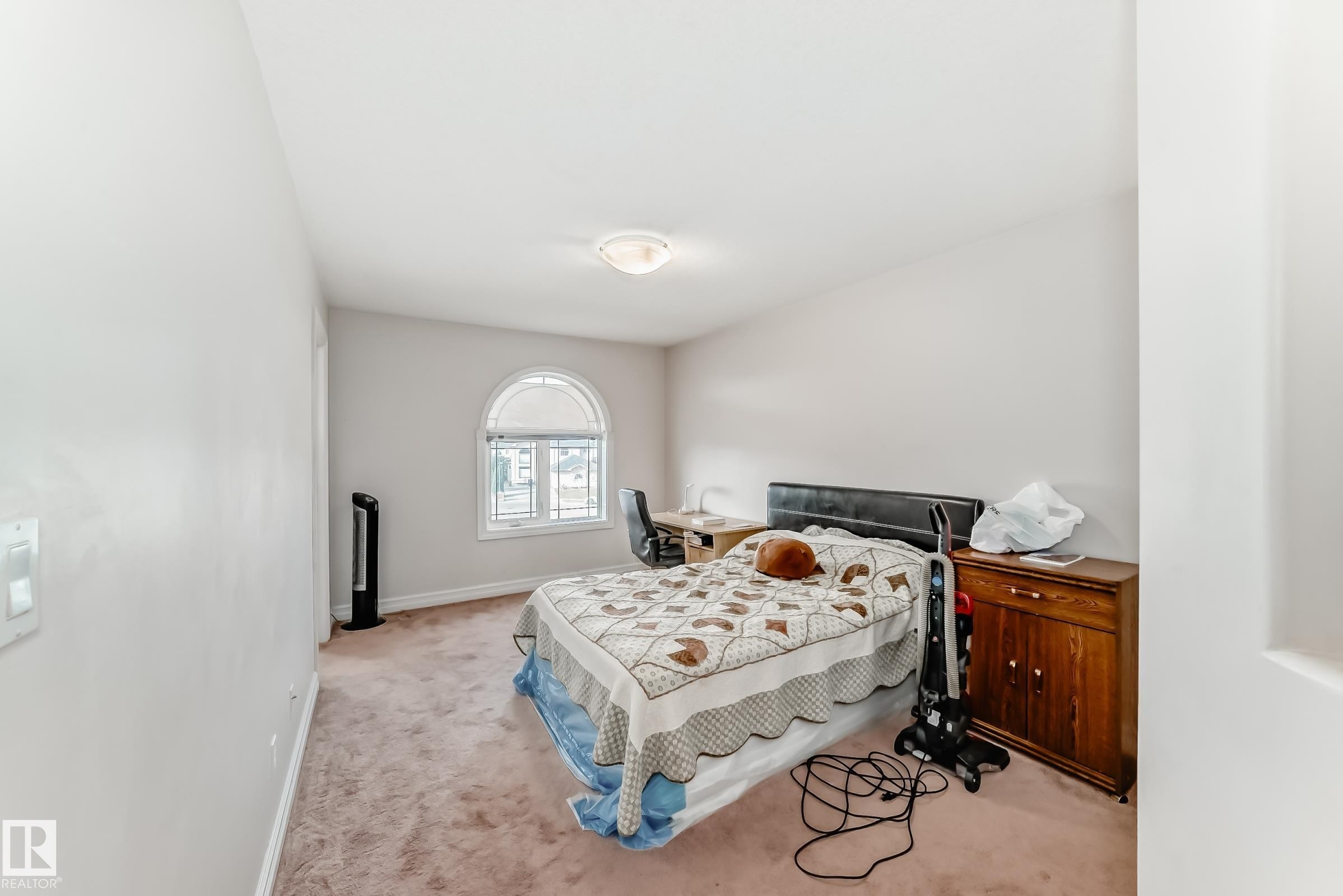 1525 Haswell Close, Edmonton, AB - Indoor Photo Showing Bedroom