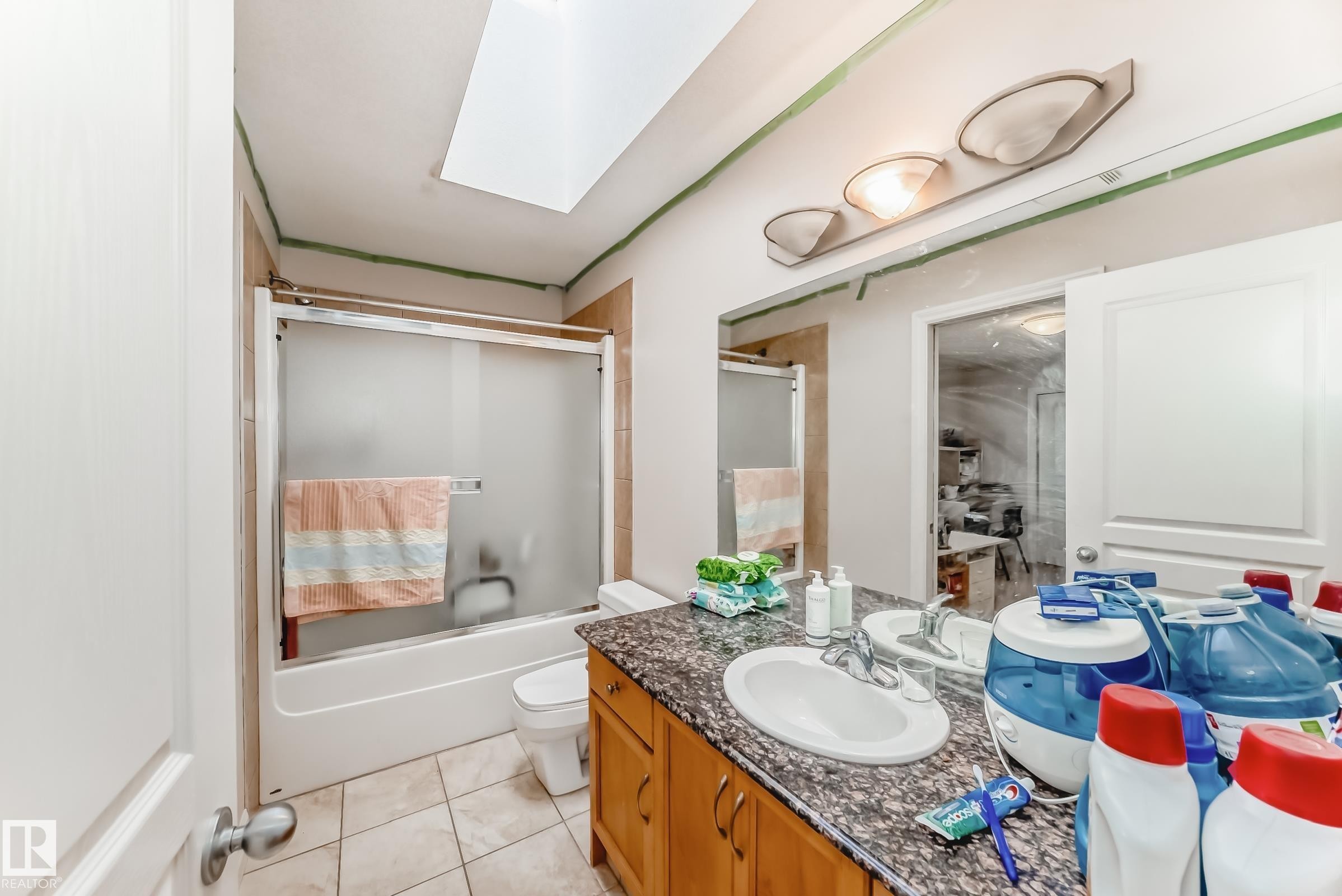 1525 Haswell Close, Edmonton, AB - Indoor Photo Showing Bathroom