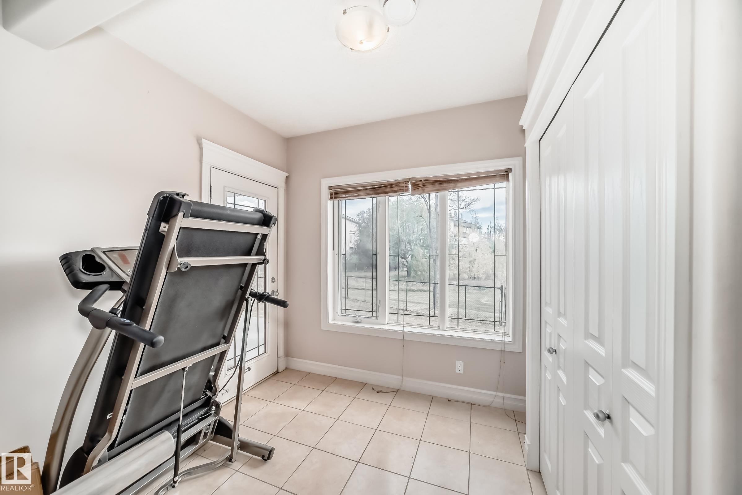 1525 Haswell Close, Edmonton, AB - Indoor