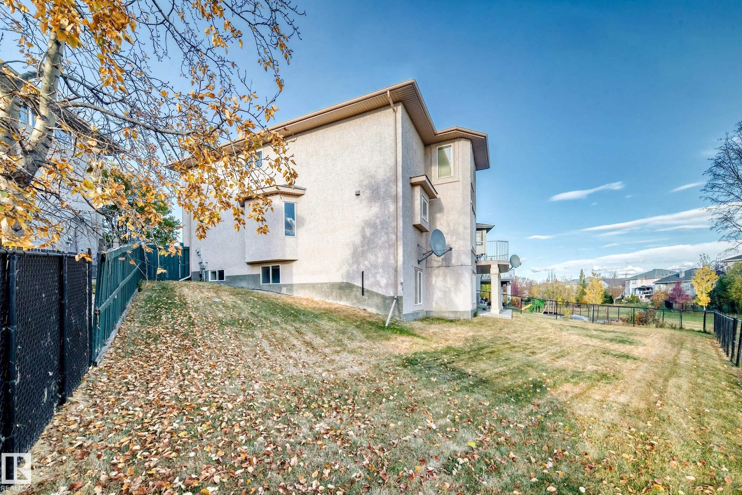 1525 Haswell Close, Edmonton, AB - Outdoor