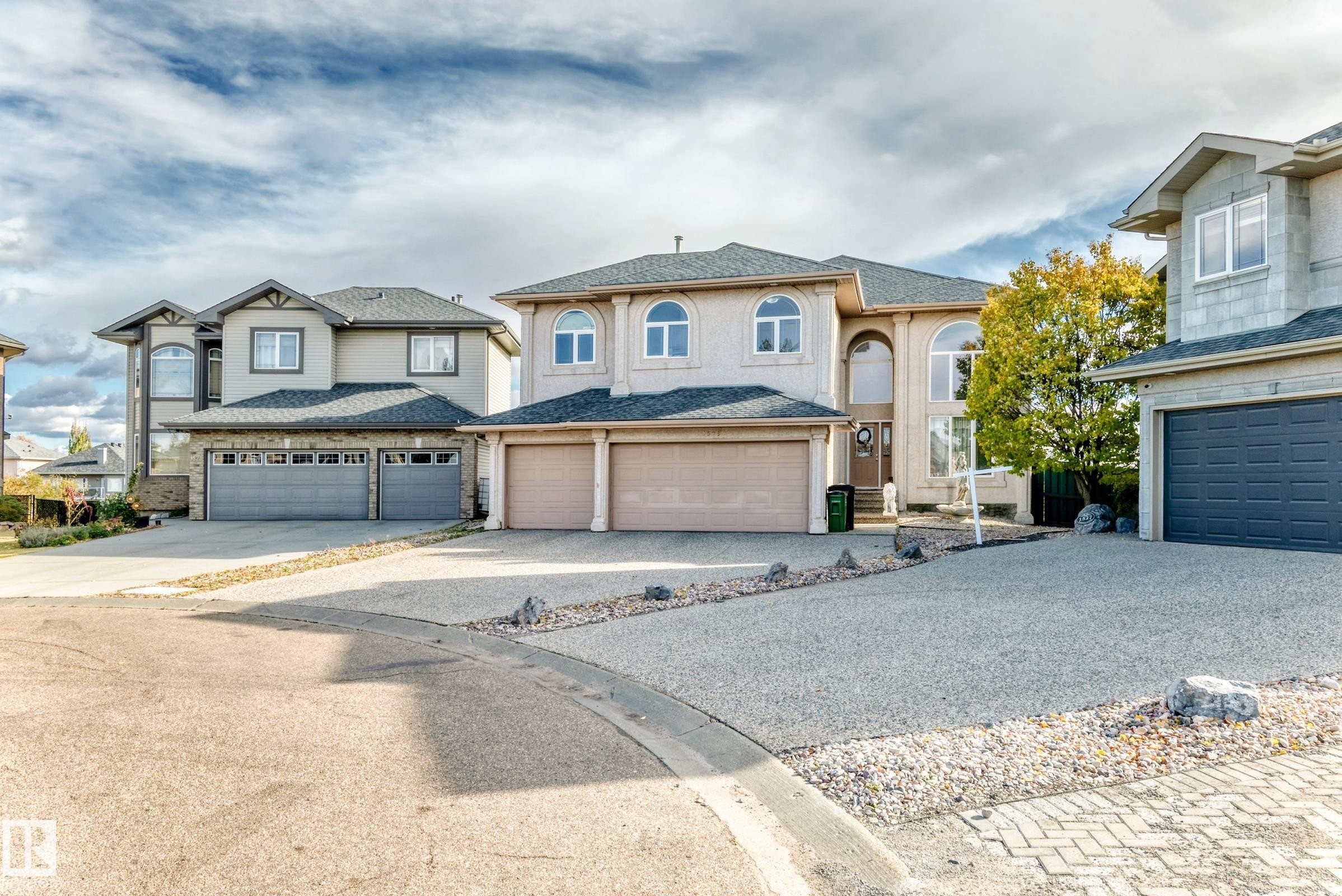 1525 Haswell Close, Edmonton, AB - Outdoor With Facade