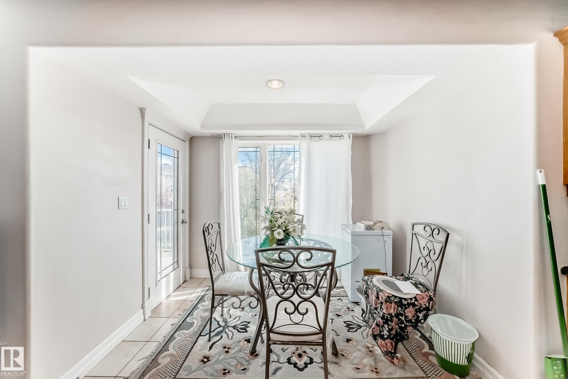 1525 Haswell Close, Edmonton, AB - Indoor Photo Showing Dining Room