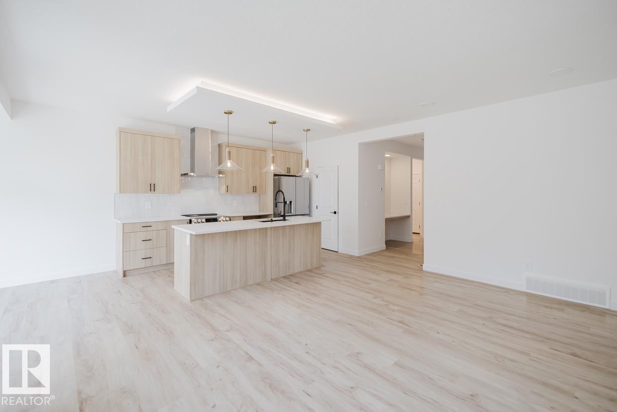 8219 Kiriak Loop, Edmonton, AB - Indoor Photo Showing Kitchen