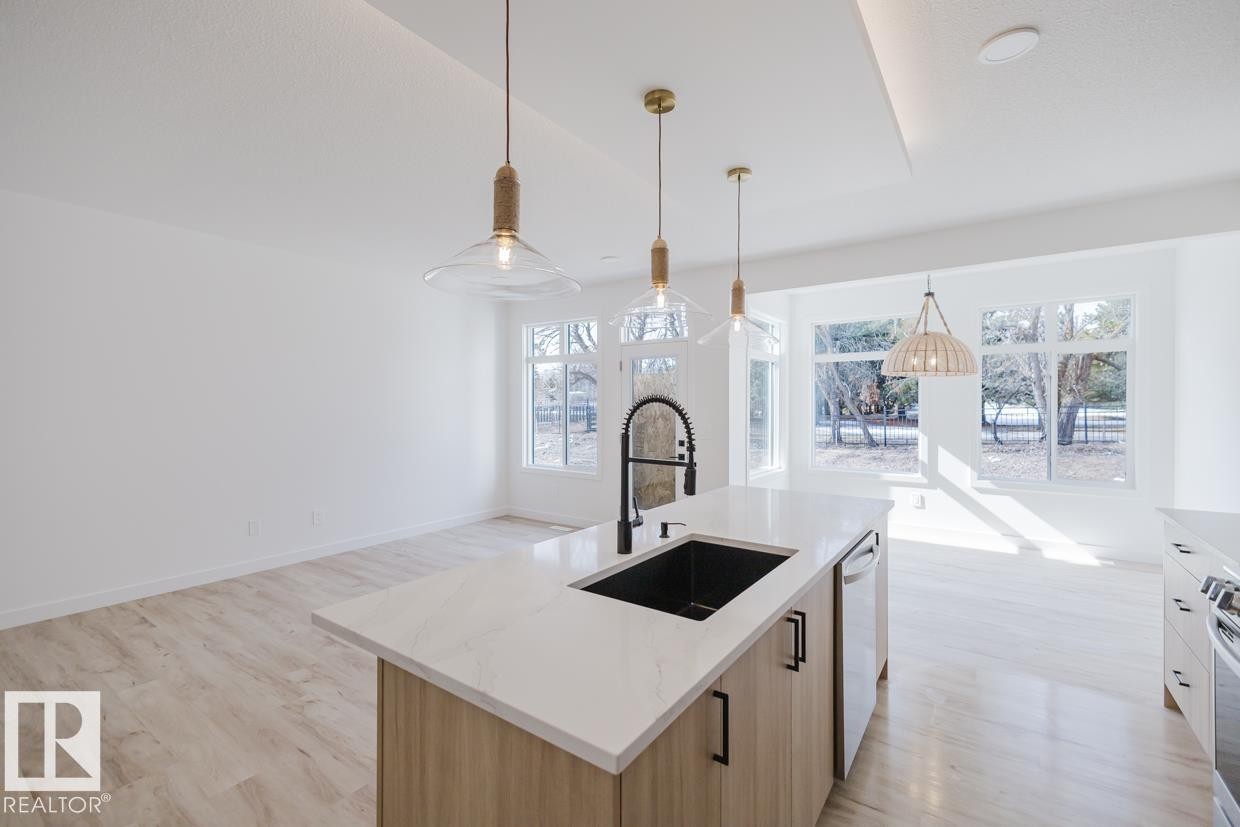 8219 Kiriak Loop, Edmonton, AB - Indoor Photo Showing Kitchen With Upgraded Kitchen