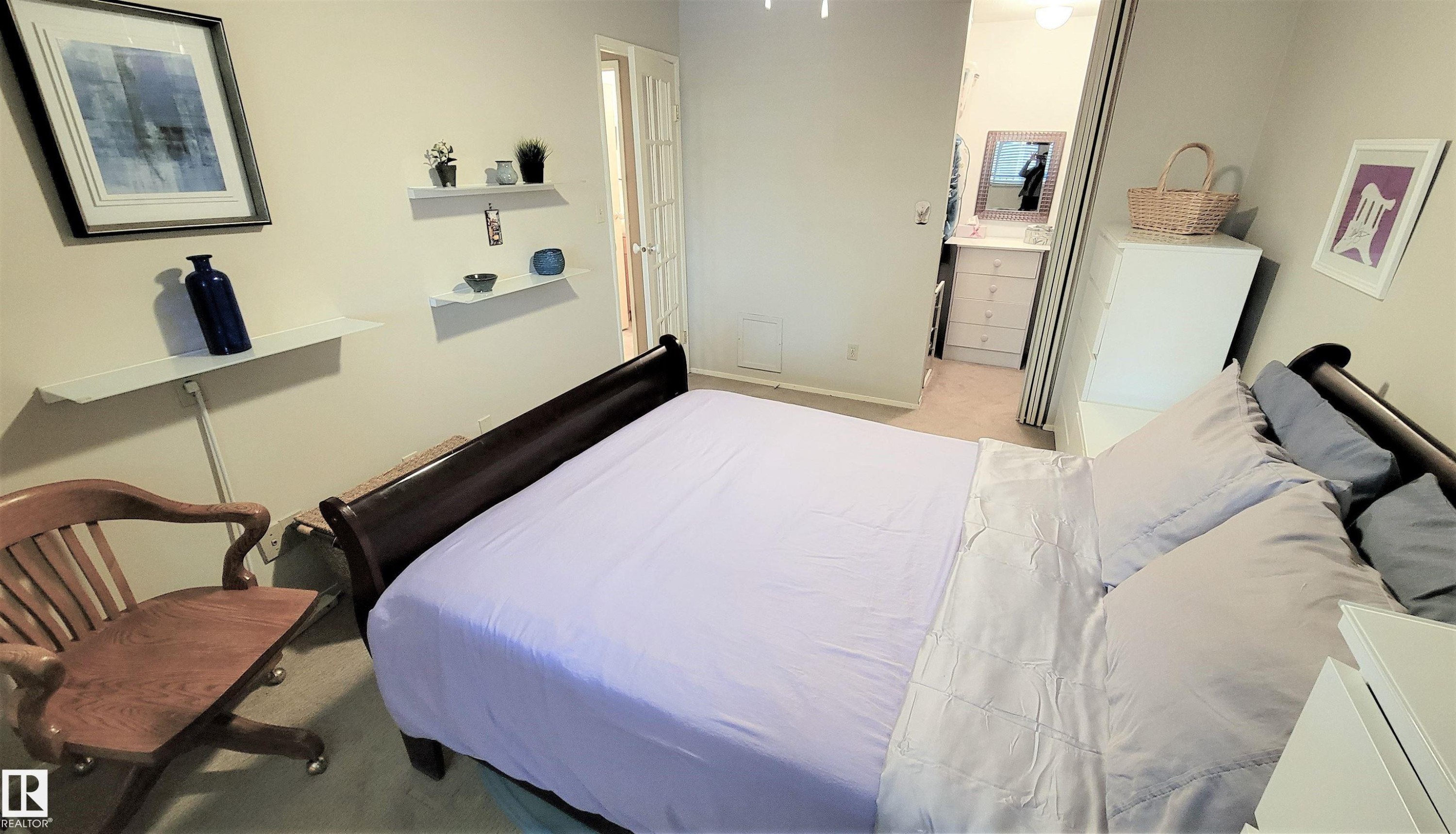 206 10826 113 Street, Edmonton, AB - Indoor Photo Showing Bedroom