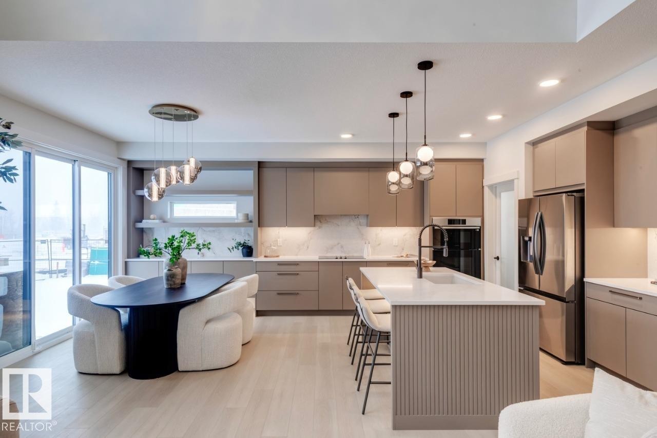 3280 Chernowski Way, Edmonton, AB - Indoor Photo Showing Kitchen With Upgraded Kitchen