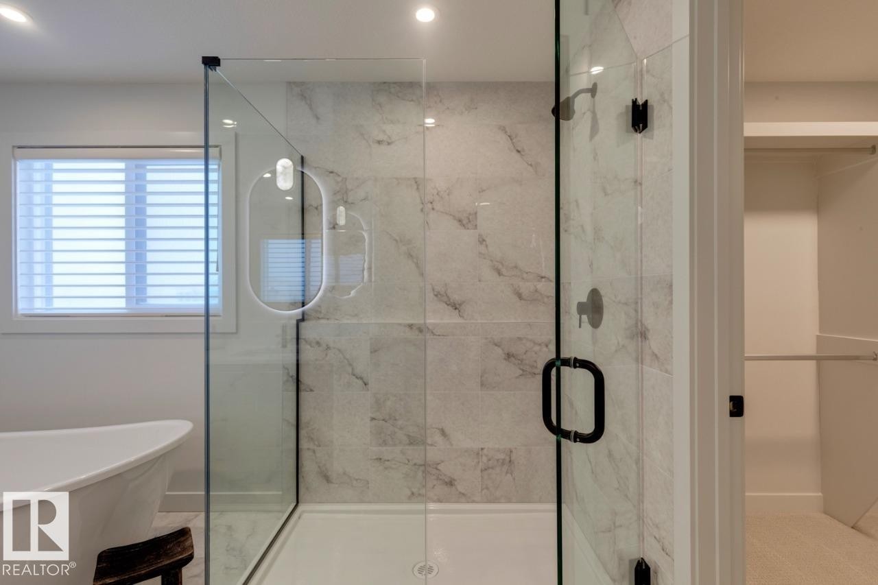 3280 Chernowski Way, Edmonton, AB - Indoor Photo Showing Bathroom