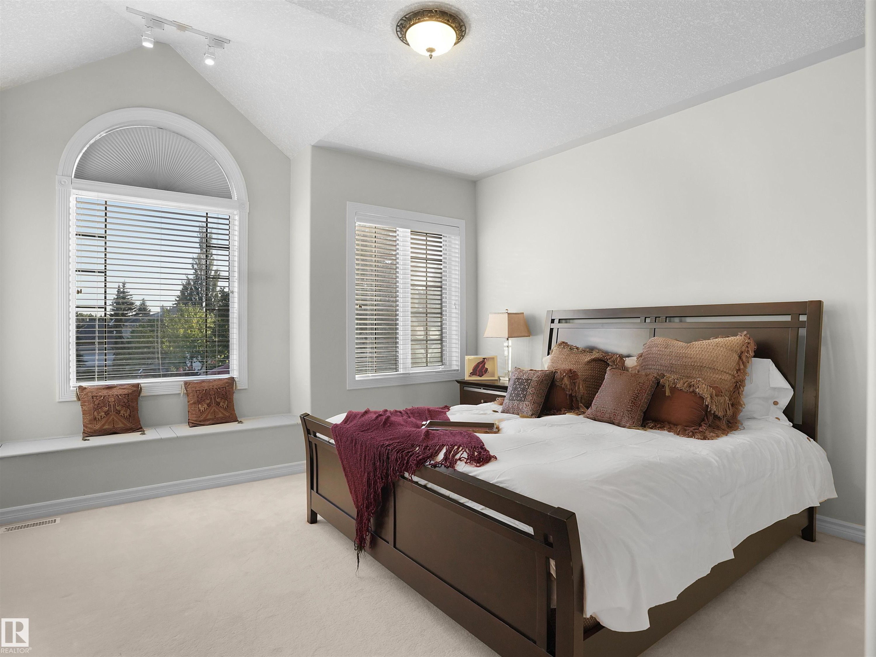 255 Wilson Lane, Edmonton, AB - Indoor Photo Showing Bedroom