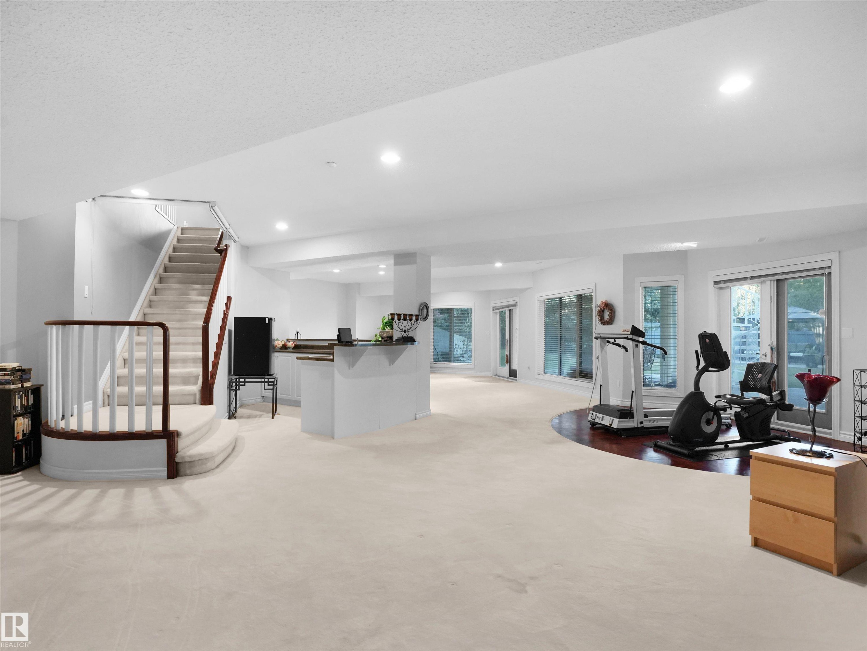 255 Wilson Lane, Edmonton, AB - Indoor