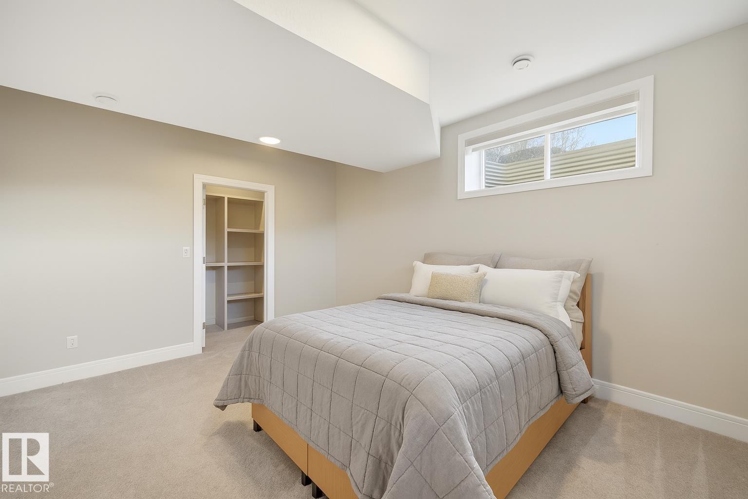 5169 Mullen Road, Edmonton, AB - Indoor Photo Showing Bedroom