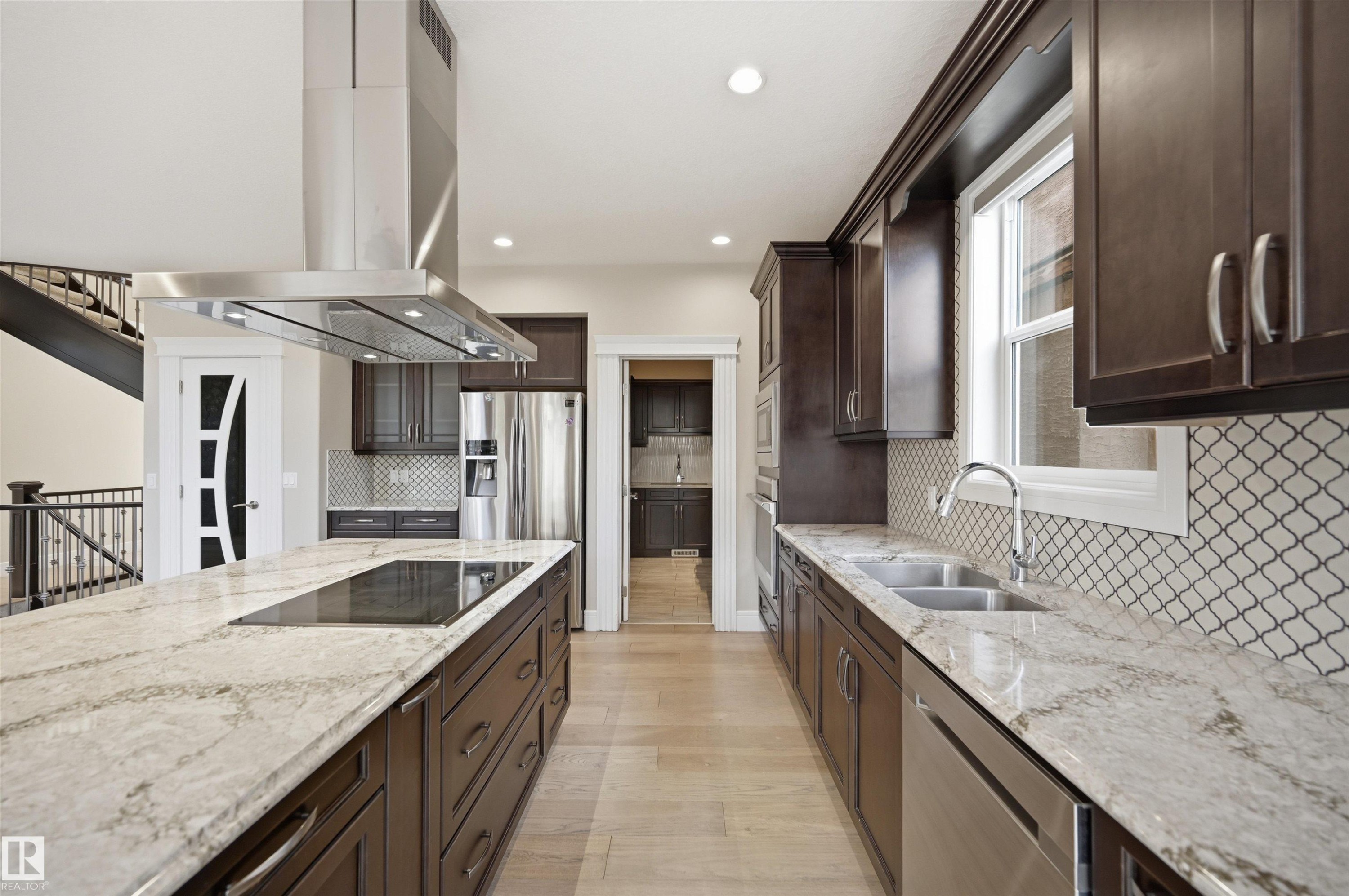 5169 Mullen Road, Edmonton, AB - Indoor Photo Showing Kitchen With Double Sink With Upgraded Kitchen