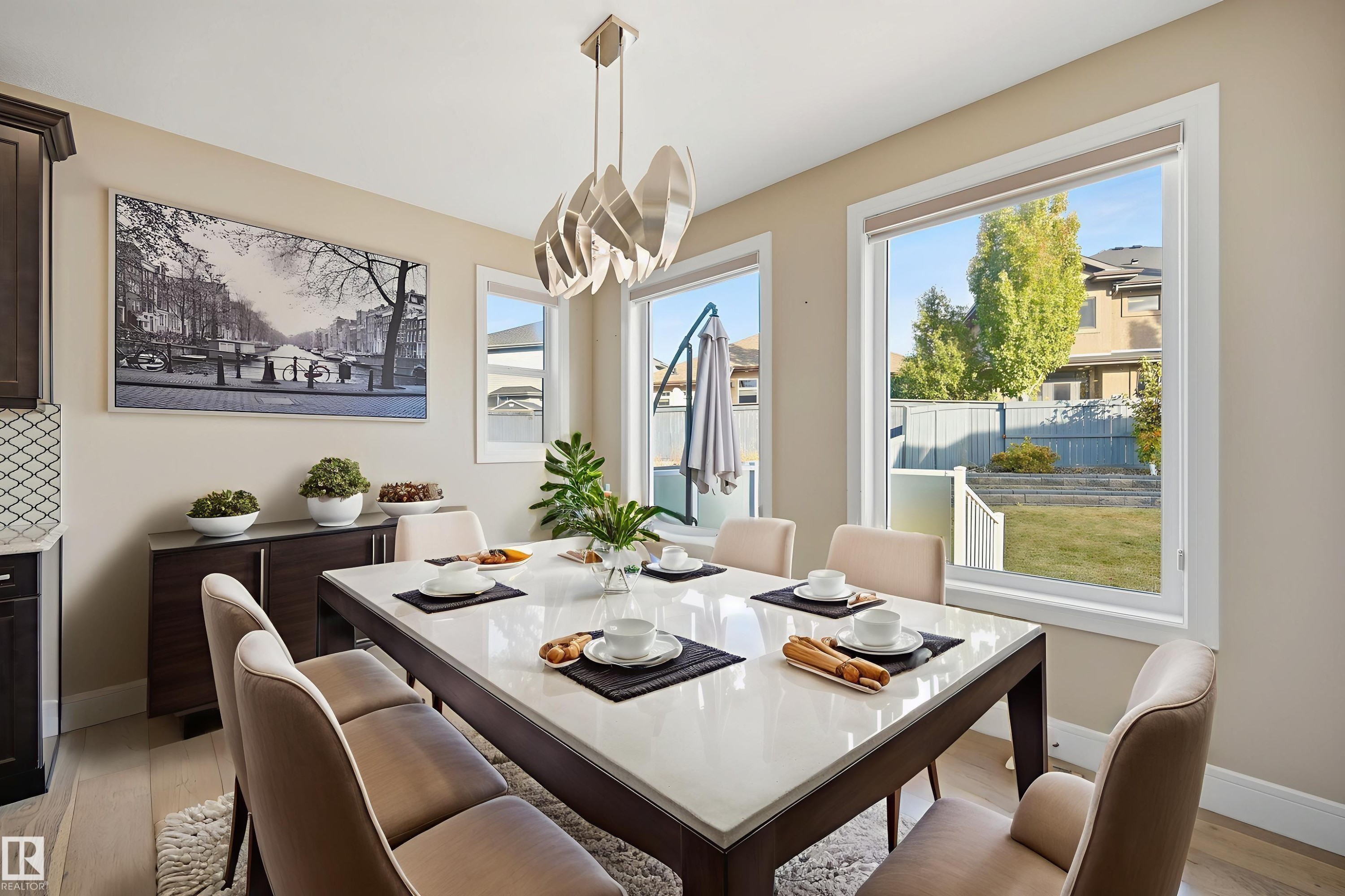 5169 Mullen Road, Edmonton, AB - Indoor Photo Showing Dining Room