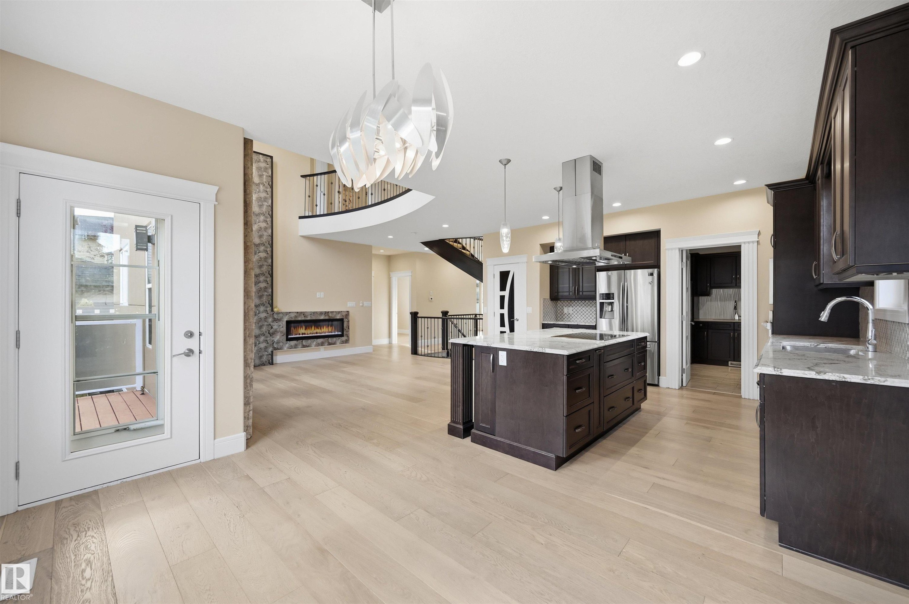 5169 Mullen Road, Edmonton, AB - Indoor Photo Showing Kitchen