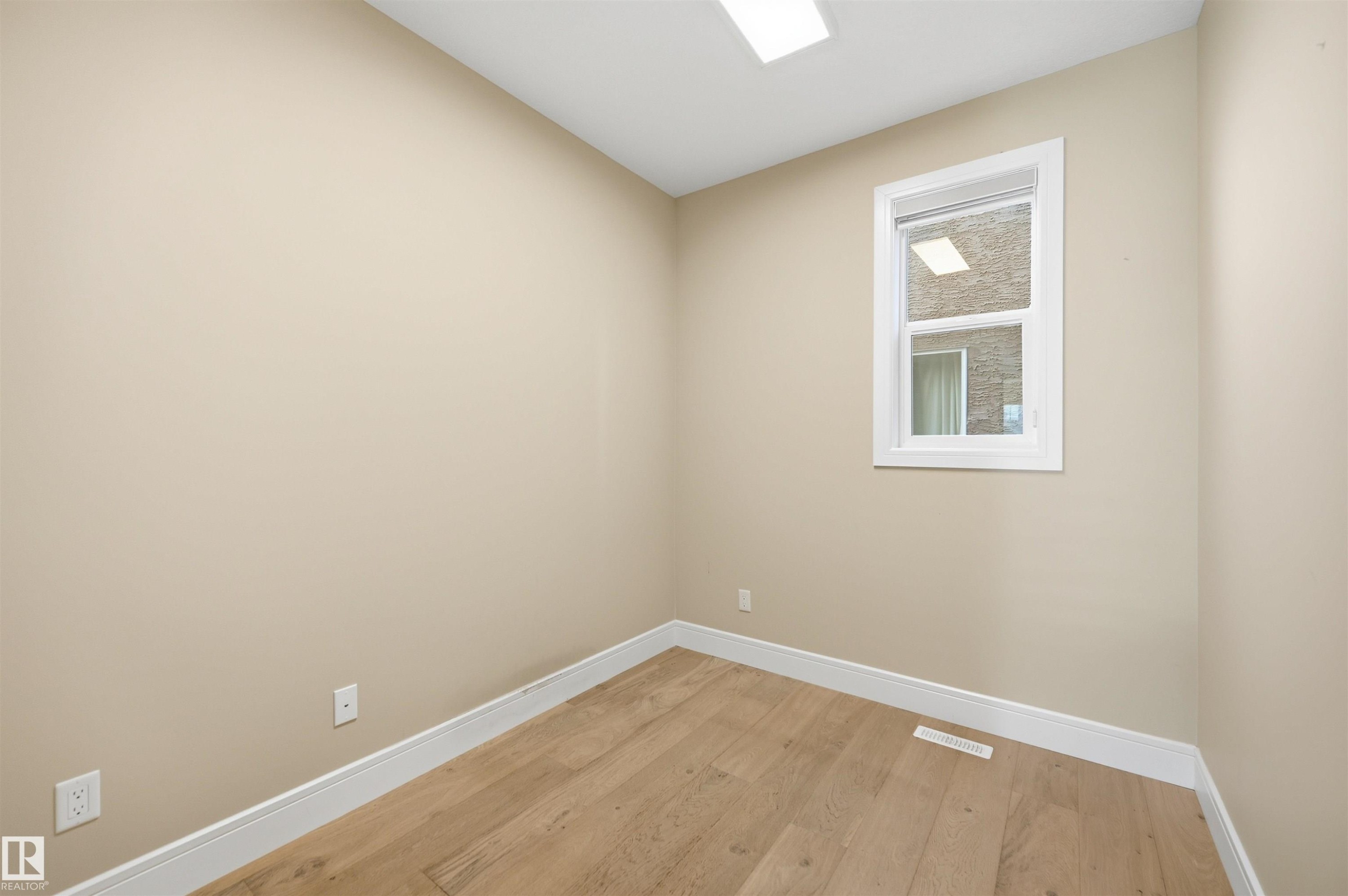 5169 Mullen Road, Edmonton, AB - Indoor Photo Showing Other Room